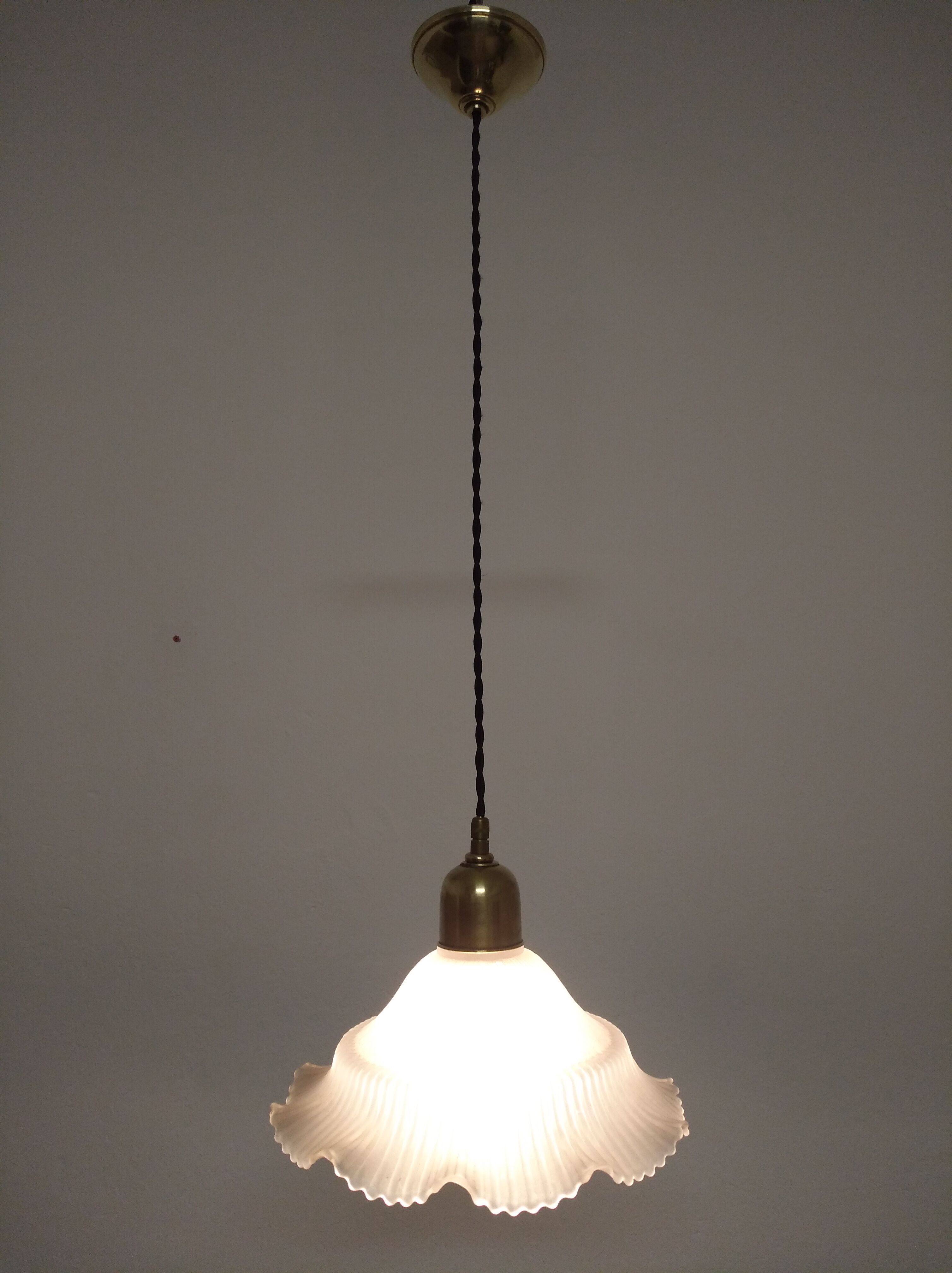 Vintage shortbread glass suspension