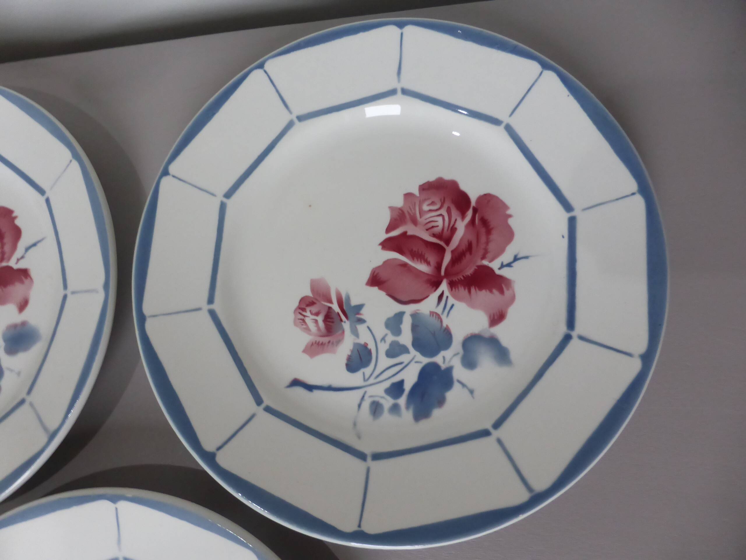 3 assiettes dessert de Digoin Sarreguemines modèle Malmaison