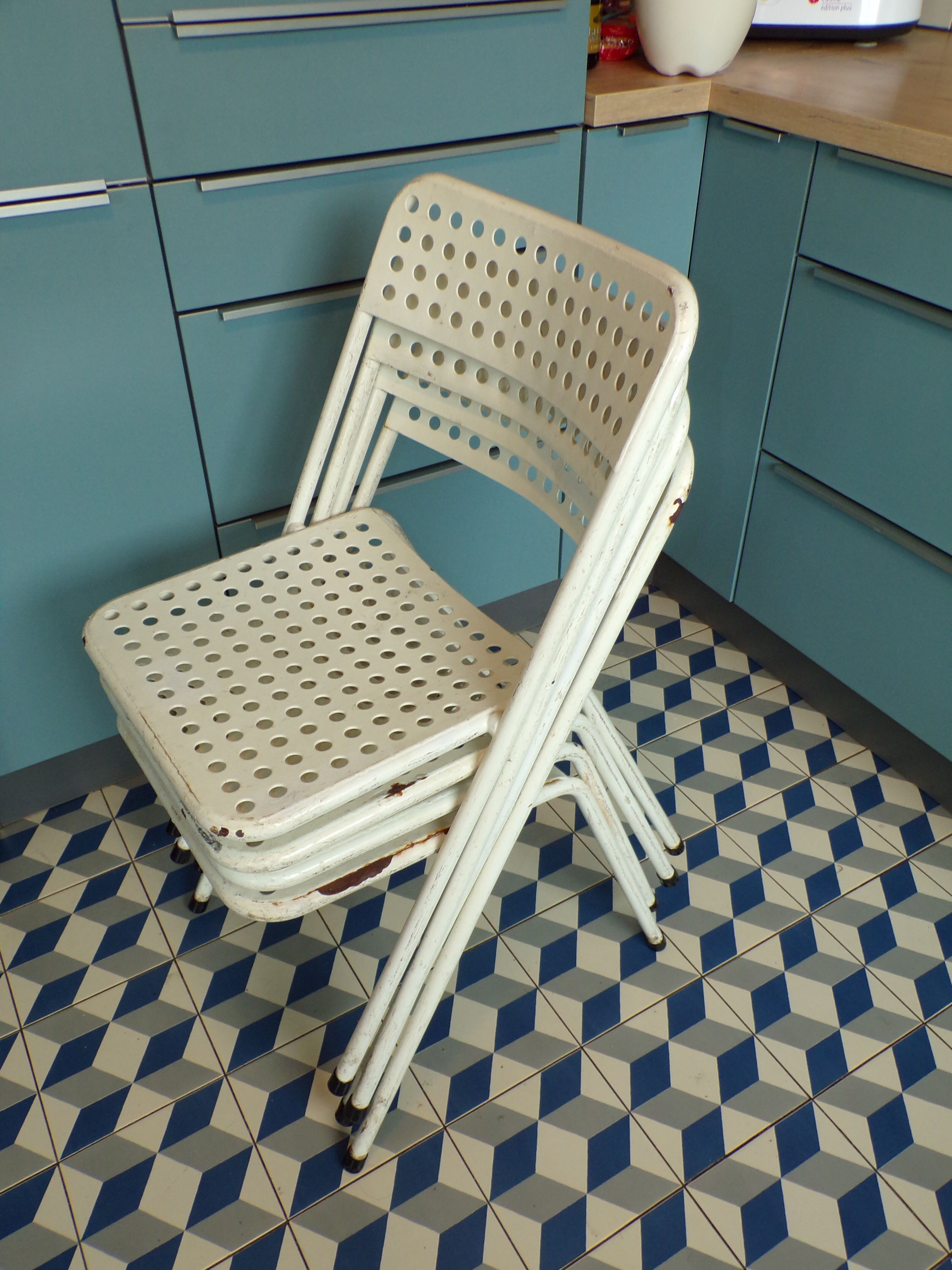 Suite 4 chaises terrasse vintage