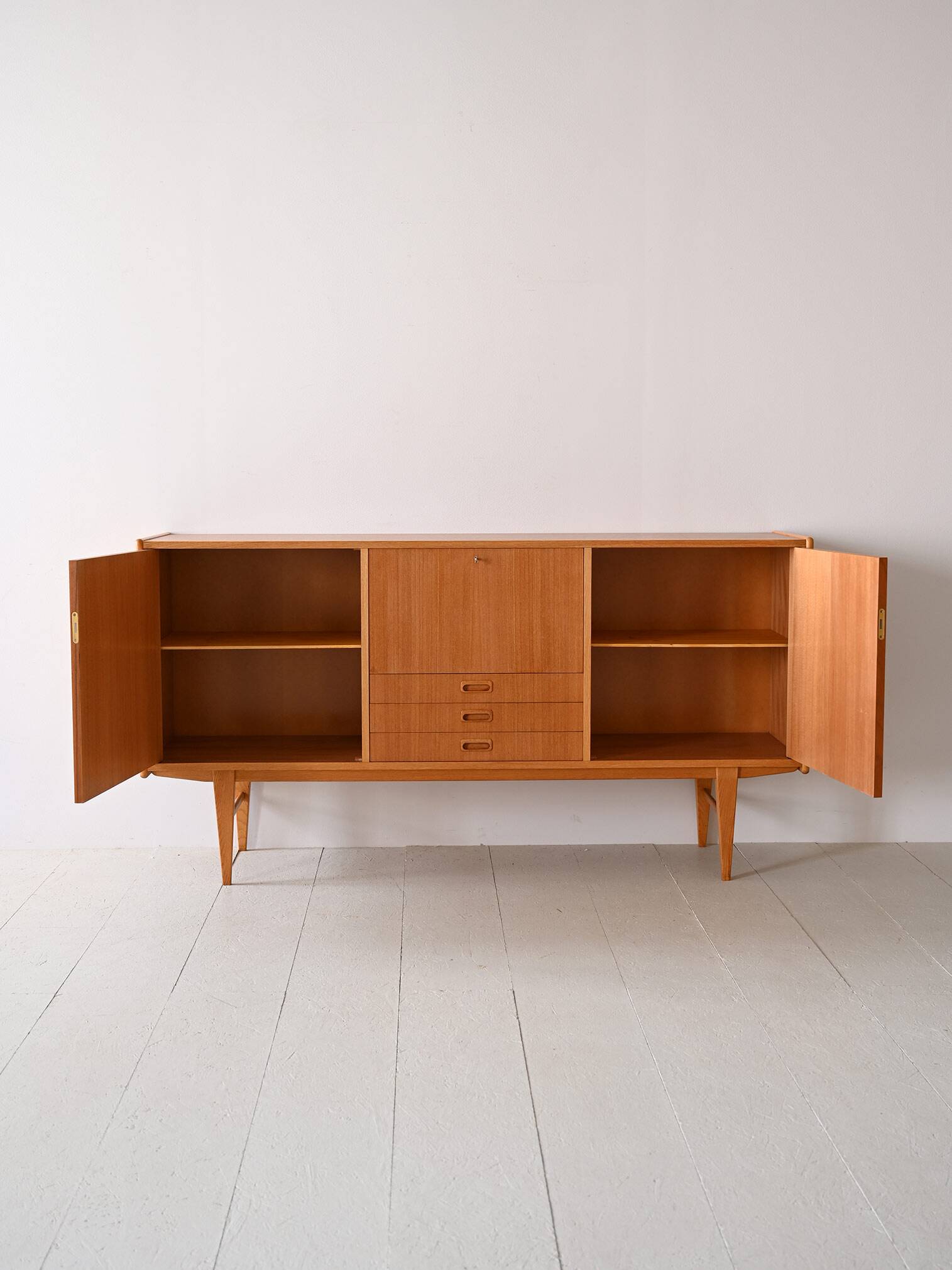 Oak sideboard with drawers