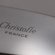 Christofle Chinon, Set of 12 silver-plated table knives in excellent condition.