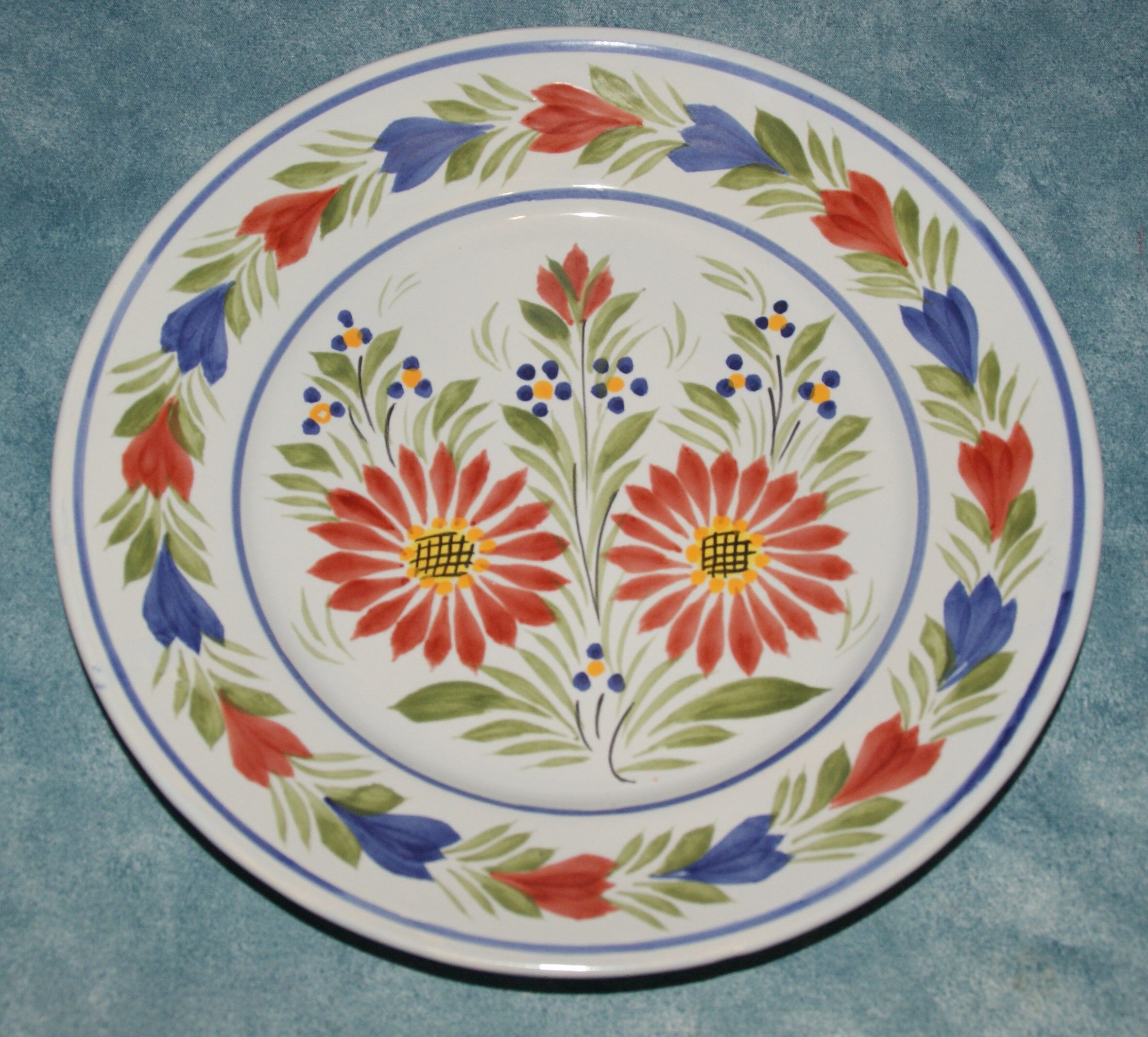 Quimper HB plate decorated with flowers