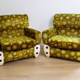 A pair of vintage mid-century modern arm chairs - Italy 1970s