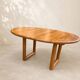 Grande table ovale extensible en orme massif – Travail français, années 197
