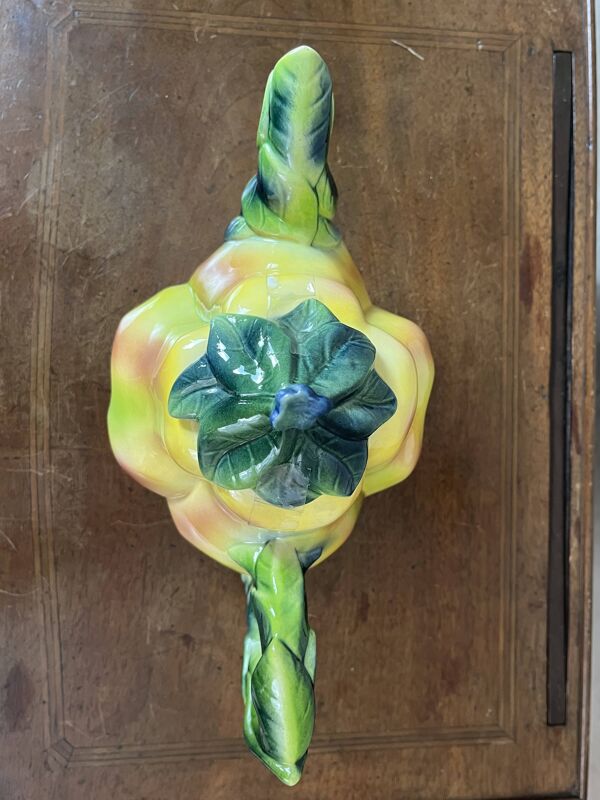 Théière en céramique peint