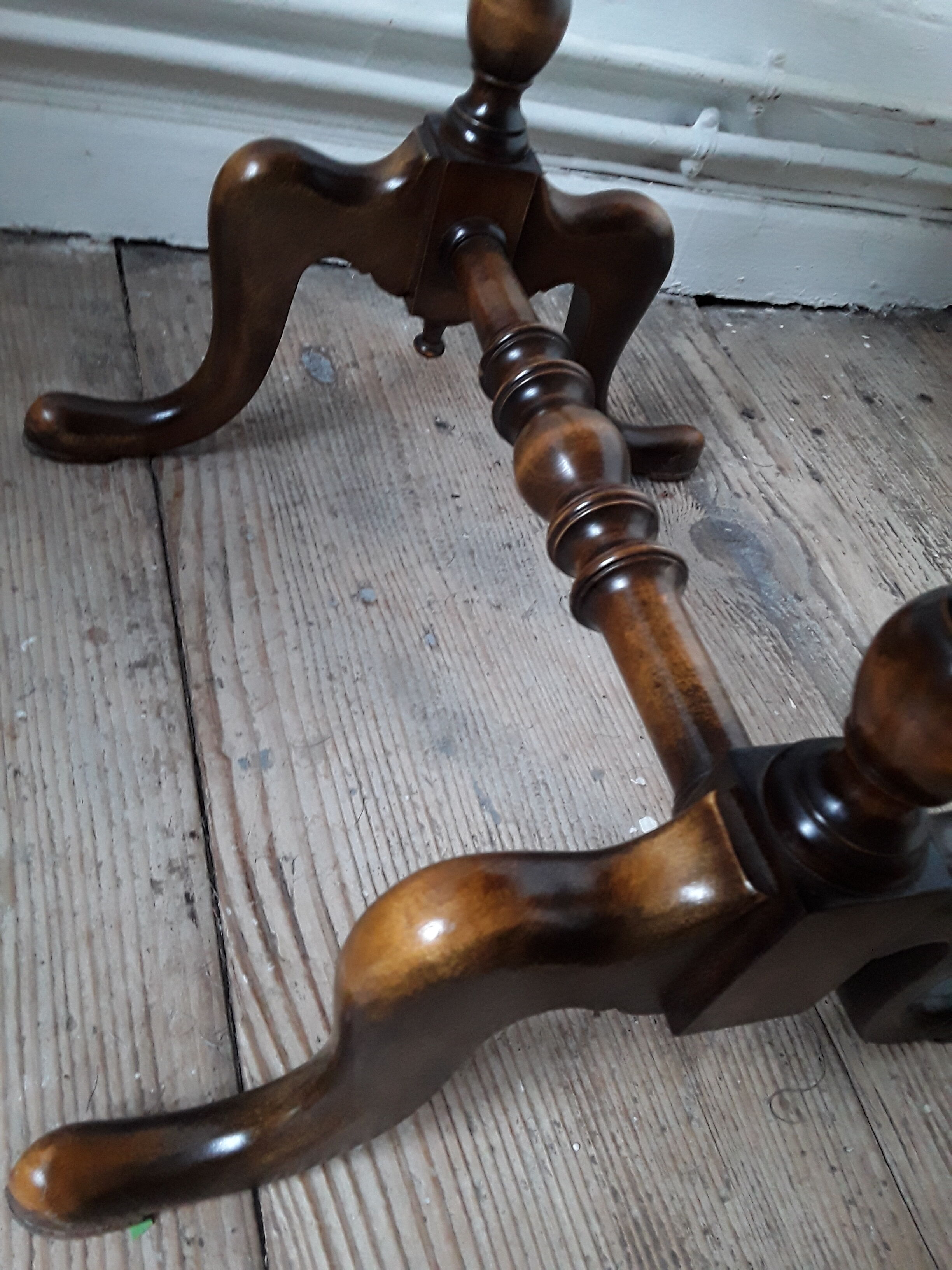 Little gueridon style Louis Philippe