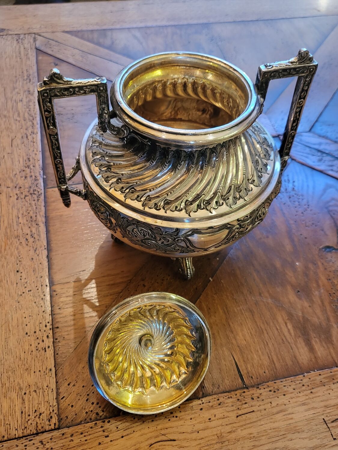 Teapot and its sugar bowl