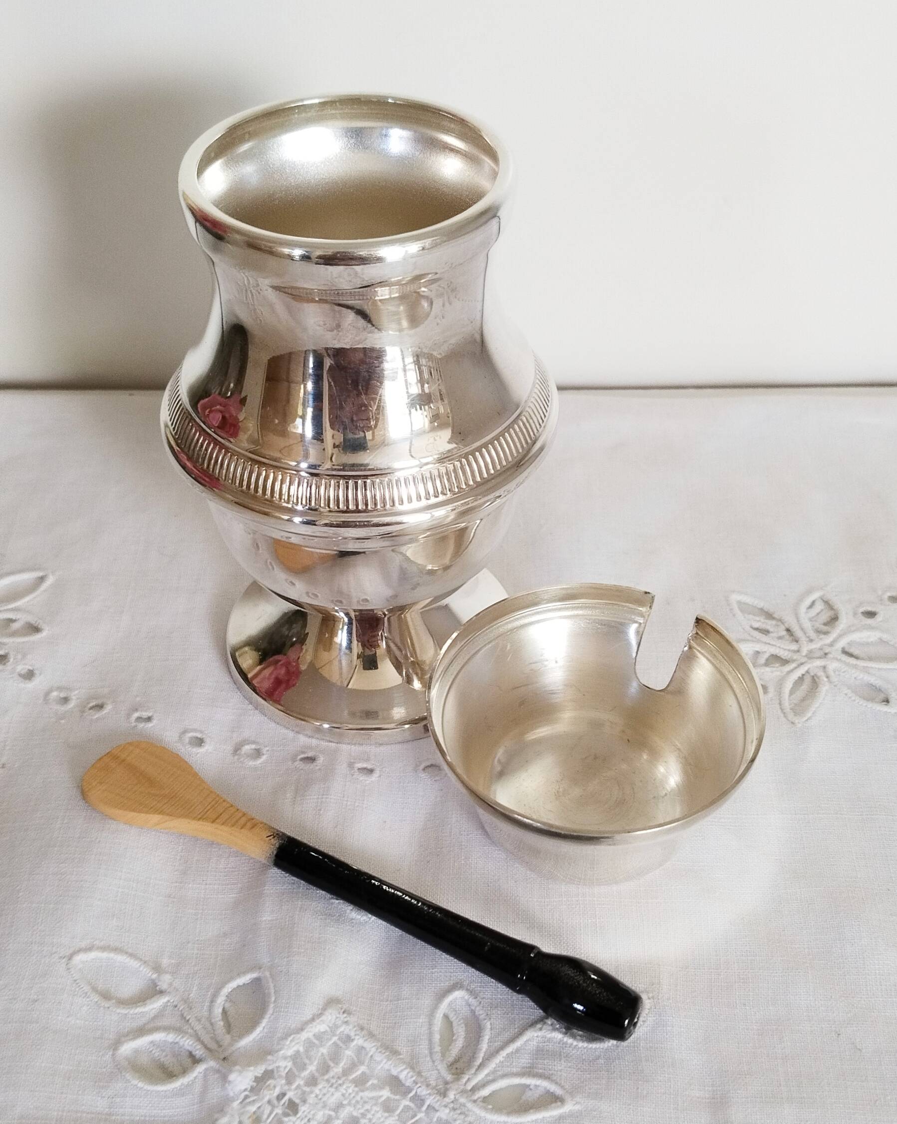 Mustard pot, jam pot, jam jar, sugar bowl, in silver metal