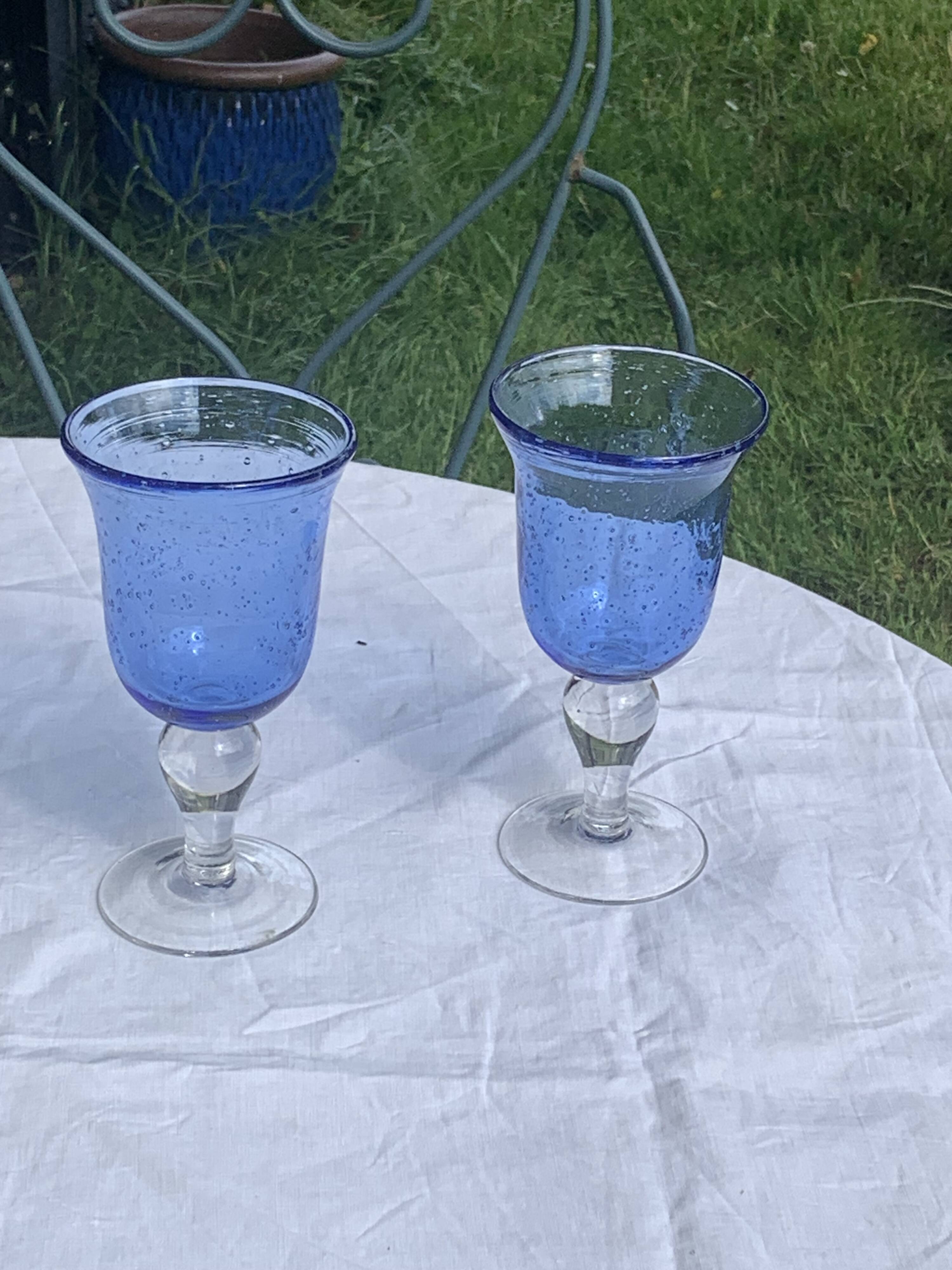 Two large wine glasses in blown and bubbled glass, duo line, vintage
