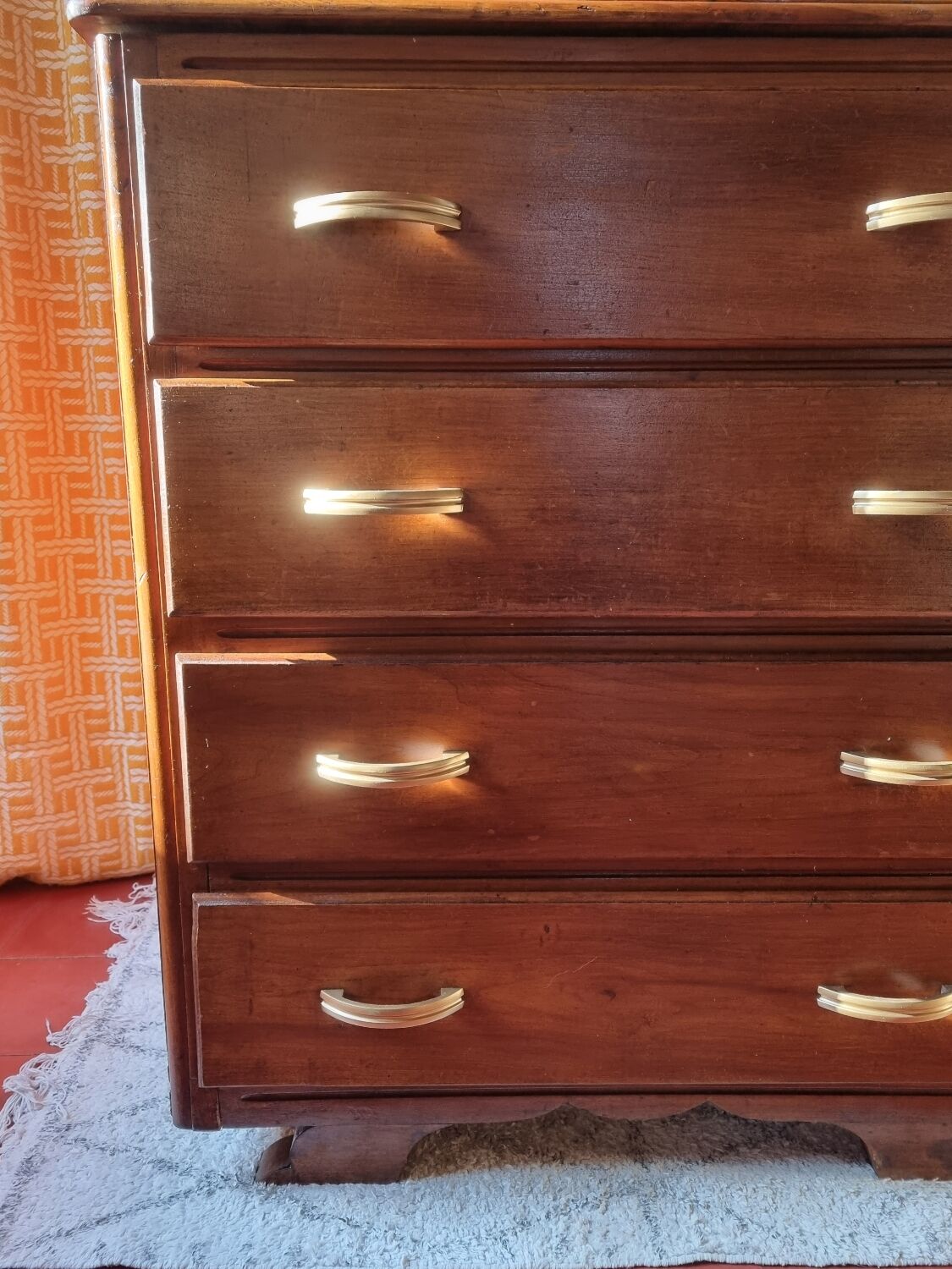 Art deco chest of drawers feet whiskers patinated