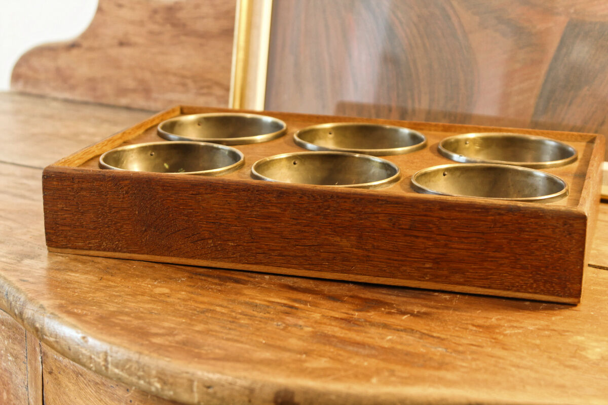Counter coin pickup