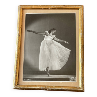Framed photograph - gold frame - Ballerina, 1950s - Photo A. Bellon, Marseille