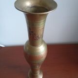 Vase indien laiton ciselé dorures colorées