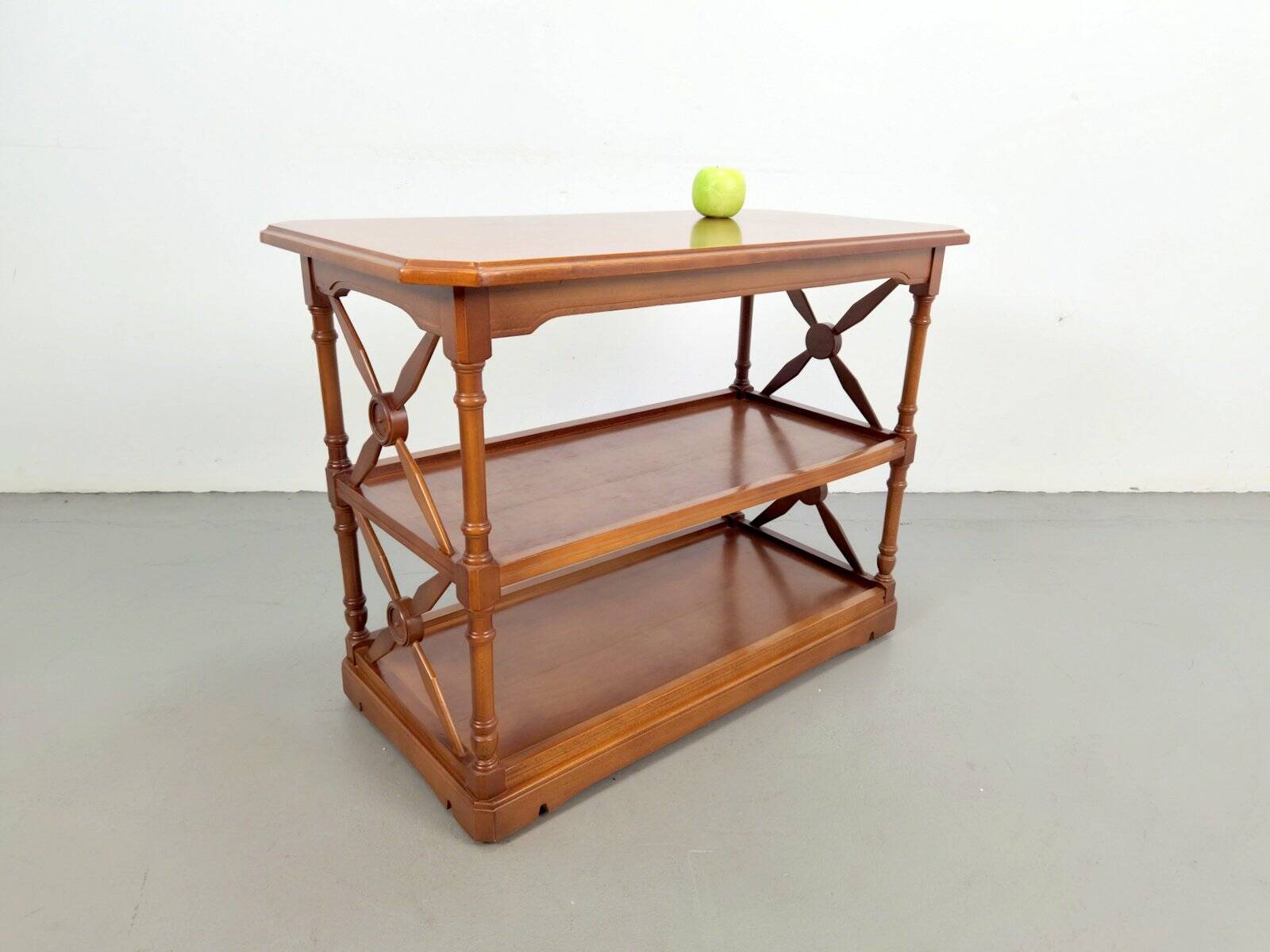 Victorian 3-Tier Bookshelf from López Morton, 1980