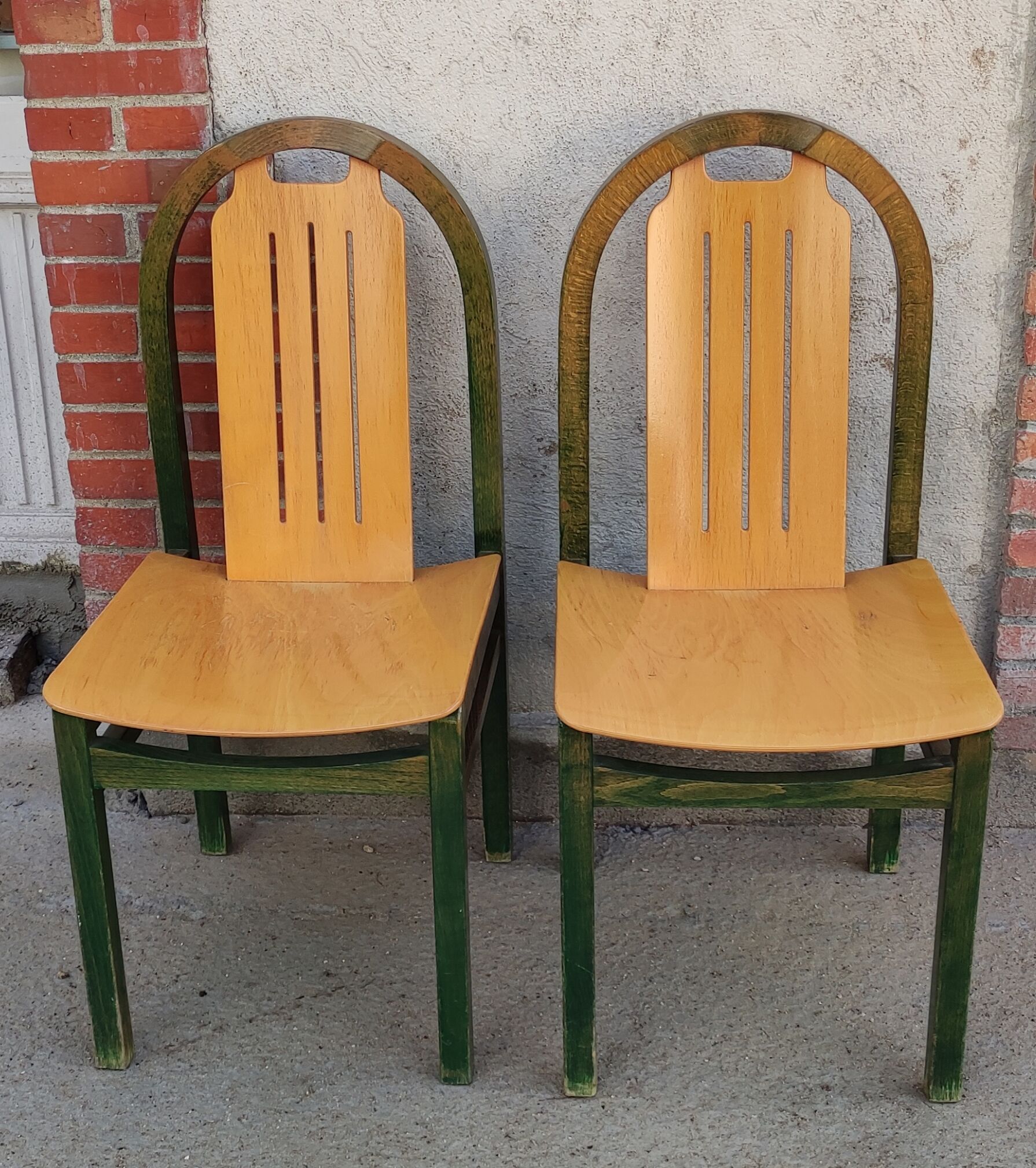 Ensemble 12 chaises vintage Baumann modèle Argos