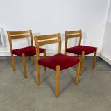Set of 3 Moller 401 chairs oak red fabric Denmark 1970s