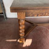 Renaissance-style solid oak table, 20th century.