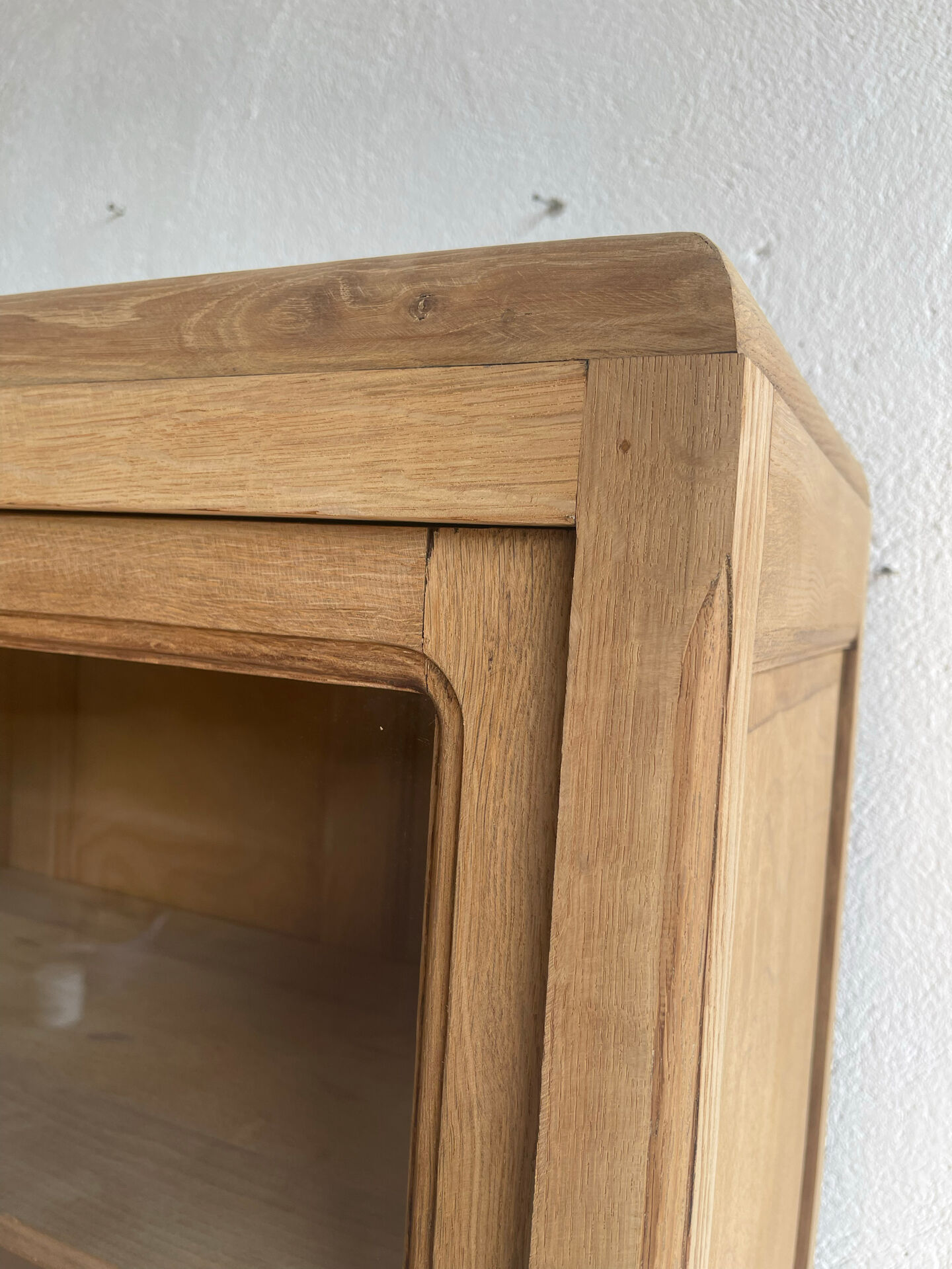 Glass cabinet