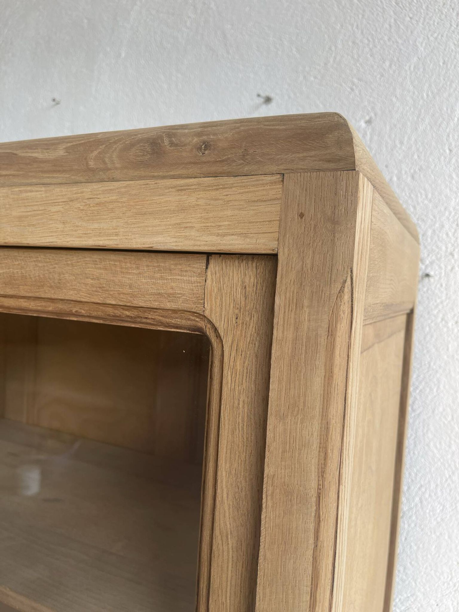 Armoire vitrée