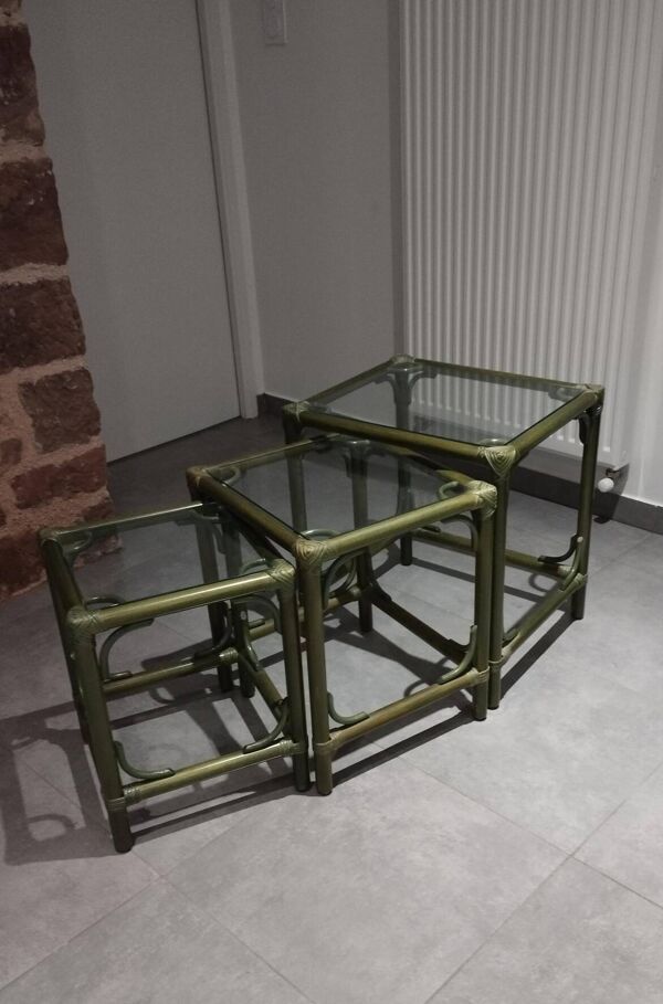 Ensemble de 3 tables gigognes en rotin et bambou , dlg de Maugrion, époque vintage