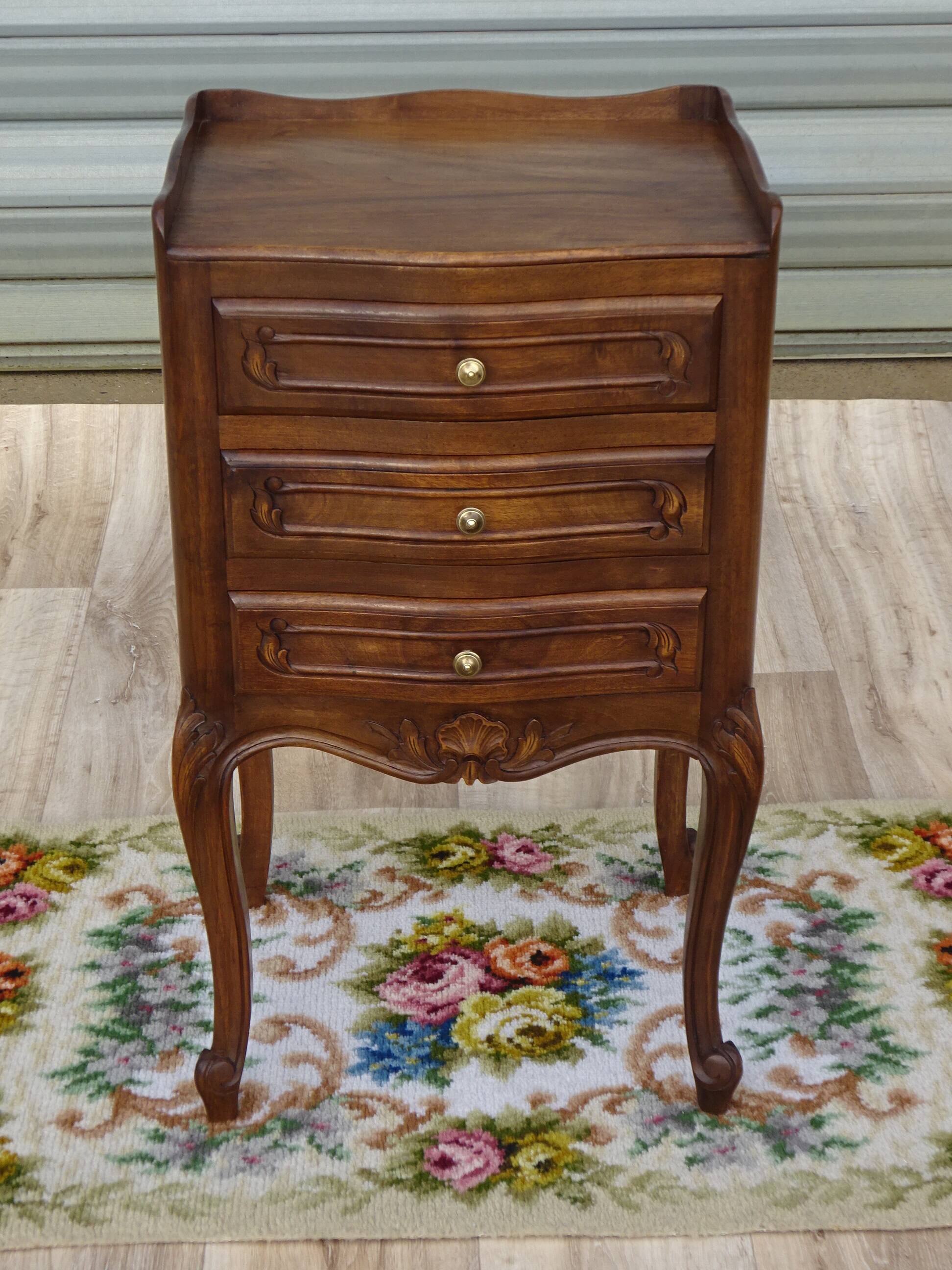 Louis XV bedside table, 3 drawers, bordered top
