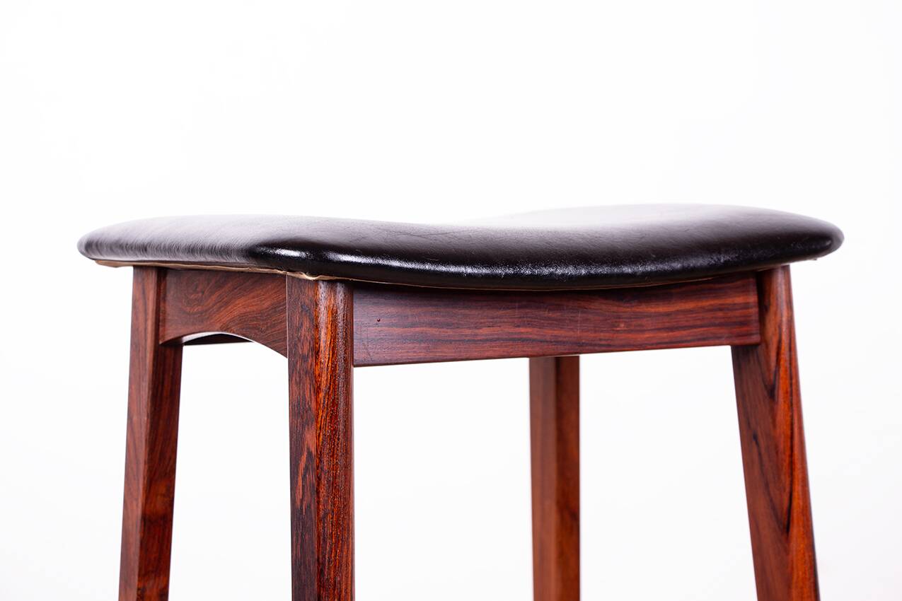 4 Danish high stools, rosewood and black leather, Knud Bent for Dyrlund.