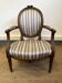 Fauteuil cabriolet médaillon de style Louis XVI