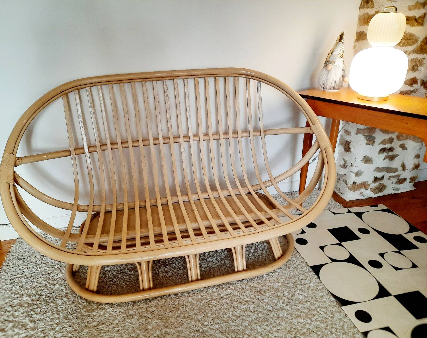 Vintage bohemian rattan canapé from the 60s and 70s.