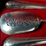 Service de  4 couverts à mignardises en argent 201 gr fin du XIXe siècle SB