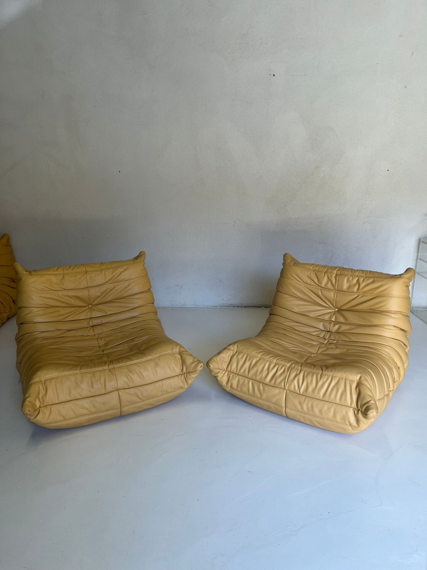 Ligne Roset Togo vintage honey yellow leather – 3-seater + 2 armchairs