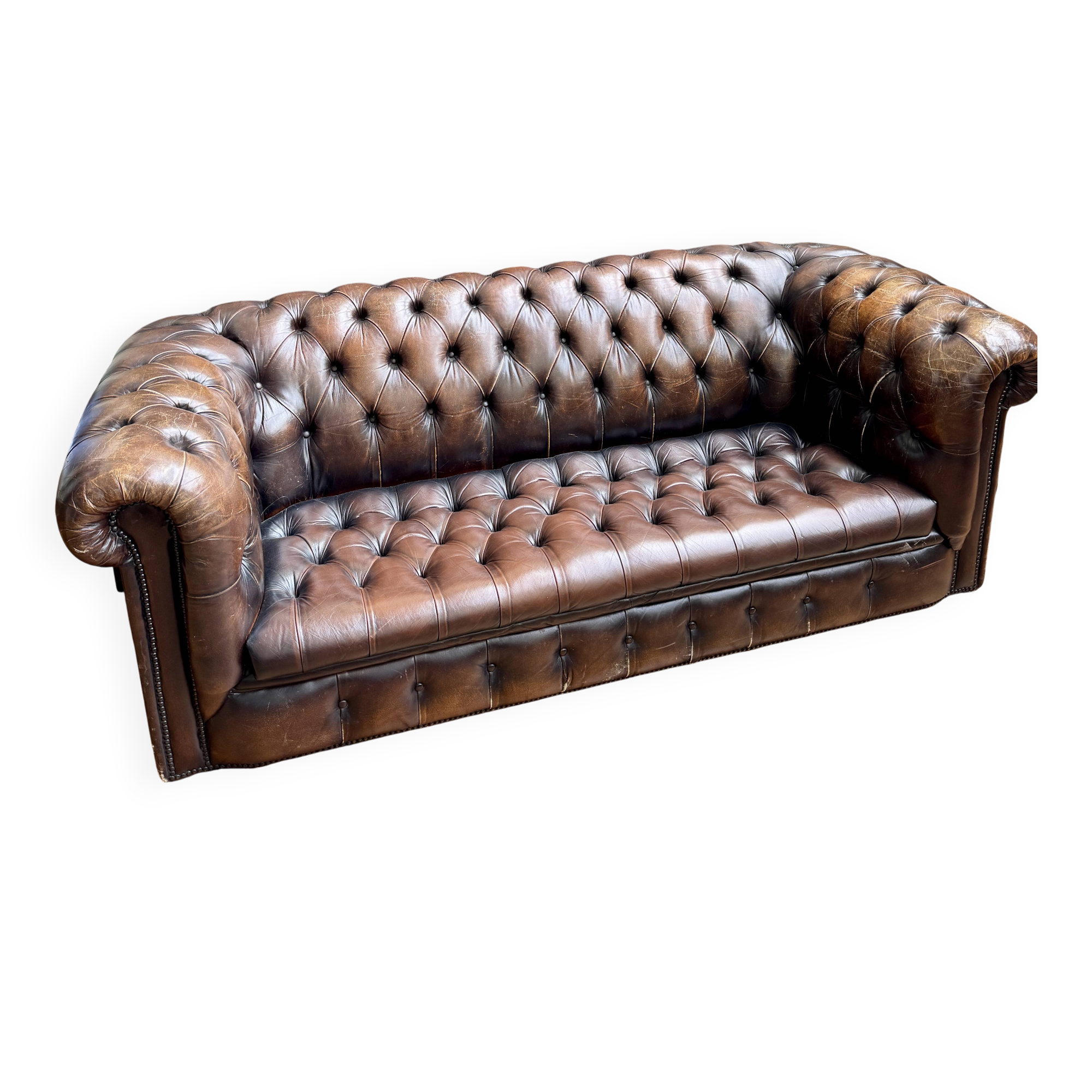 Chesterfield leather sofa in Art Deco style