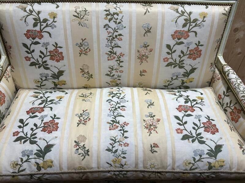 Salon de style Louis XVI Canapé et Paire de fauteuils