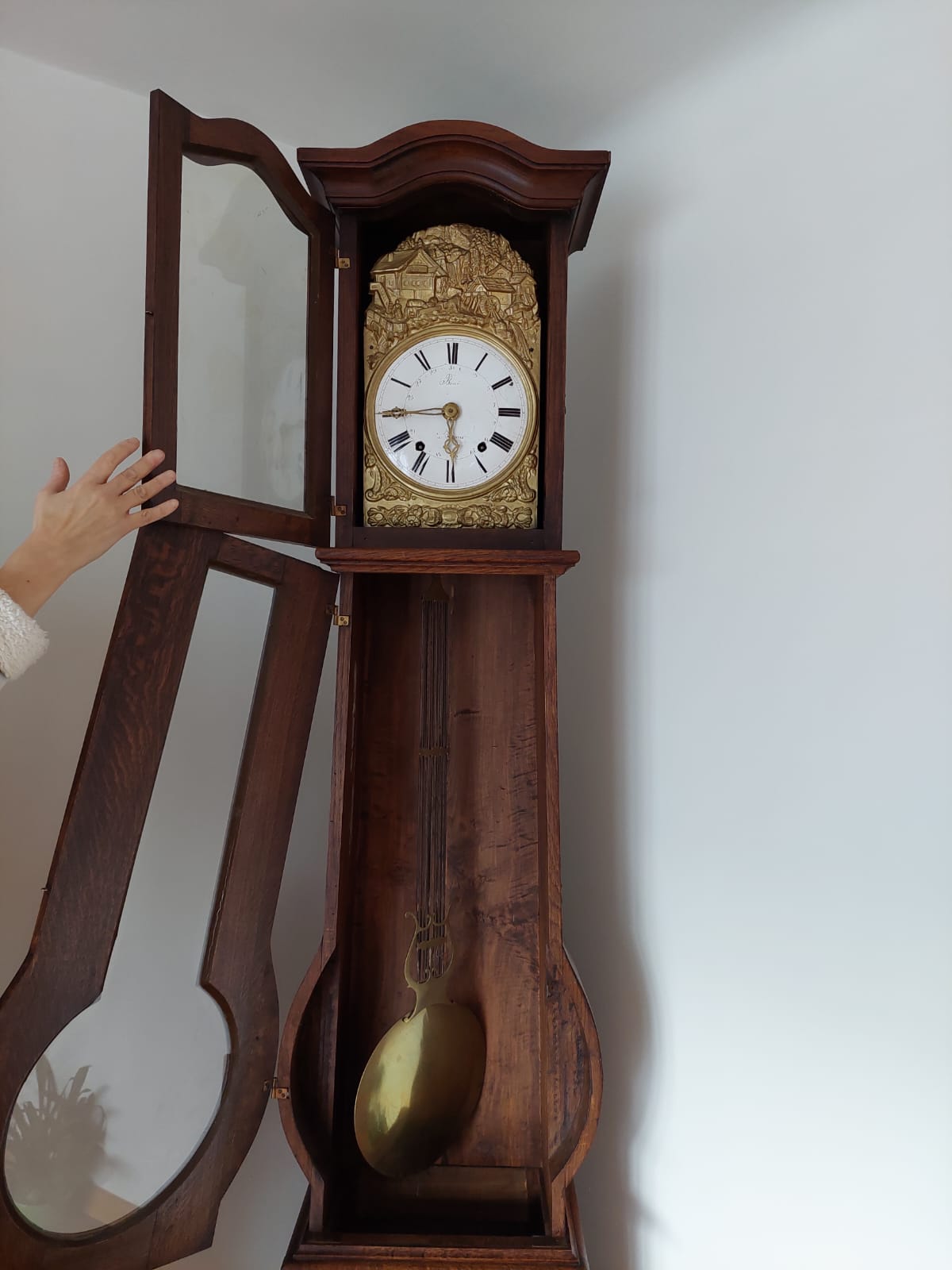 Oak violin shaped clock