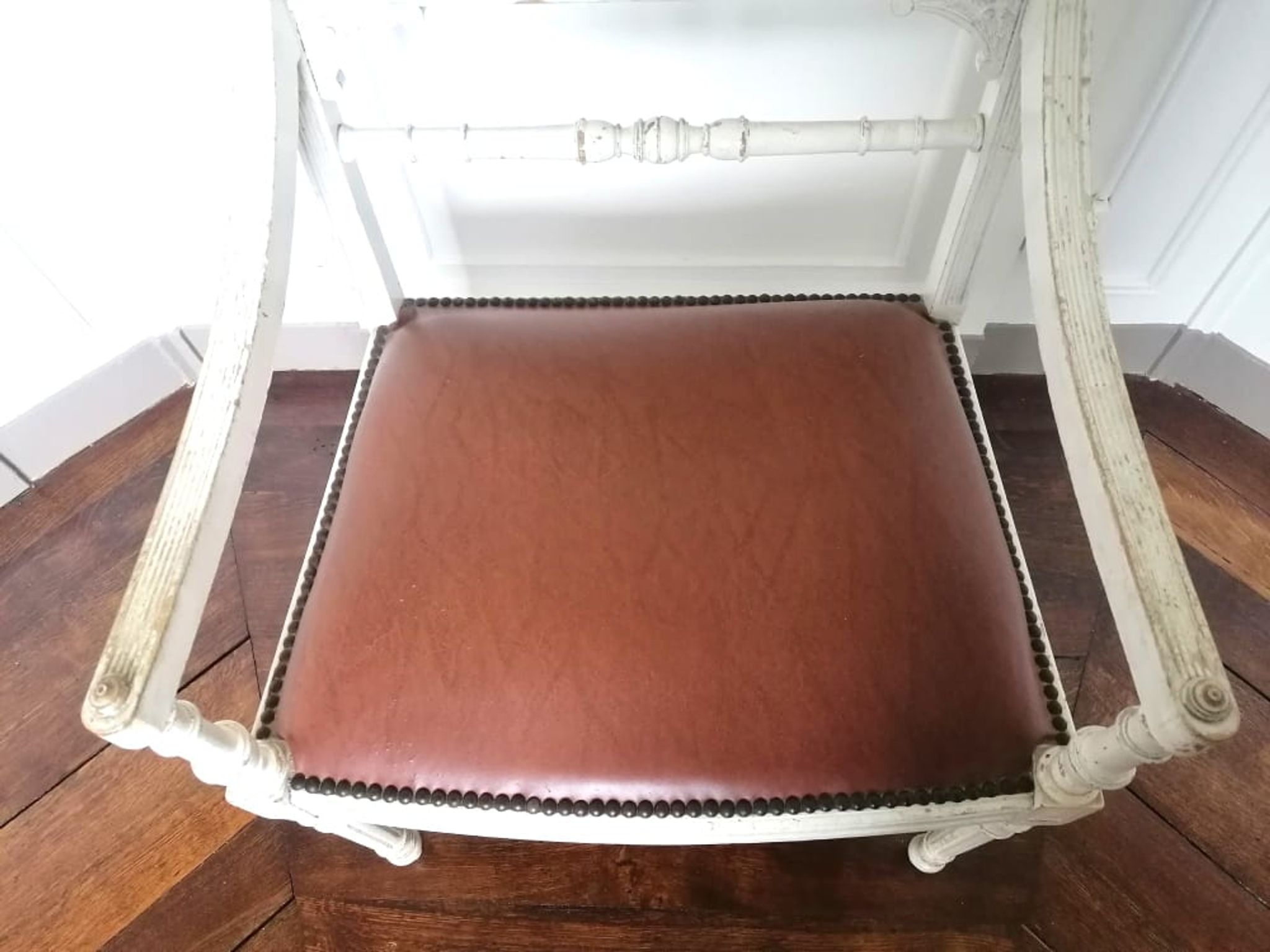 Fauteuil canné de style Louis XV bois laqué