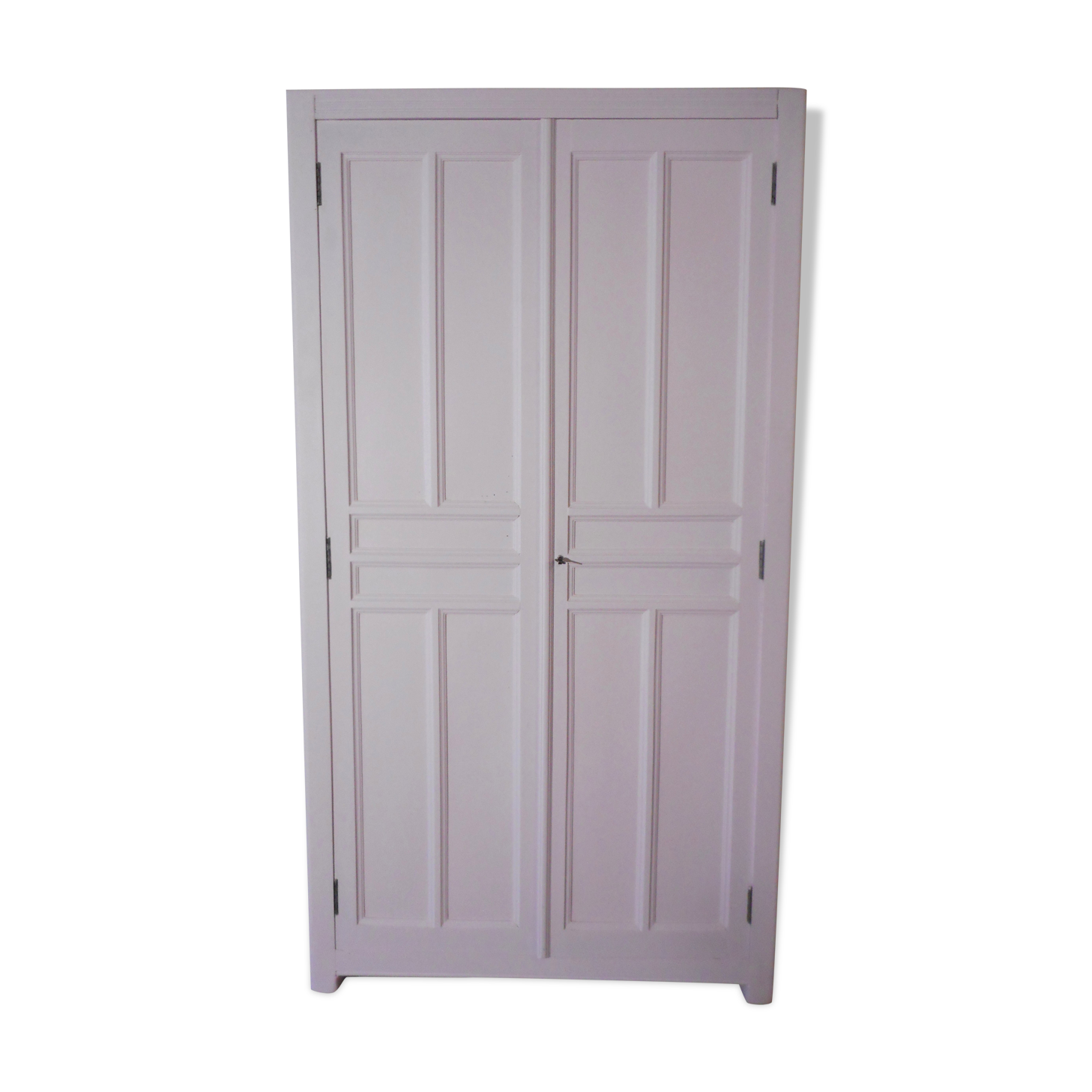 Armoire parisienne