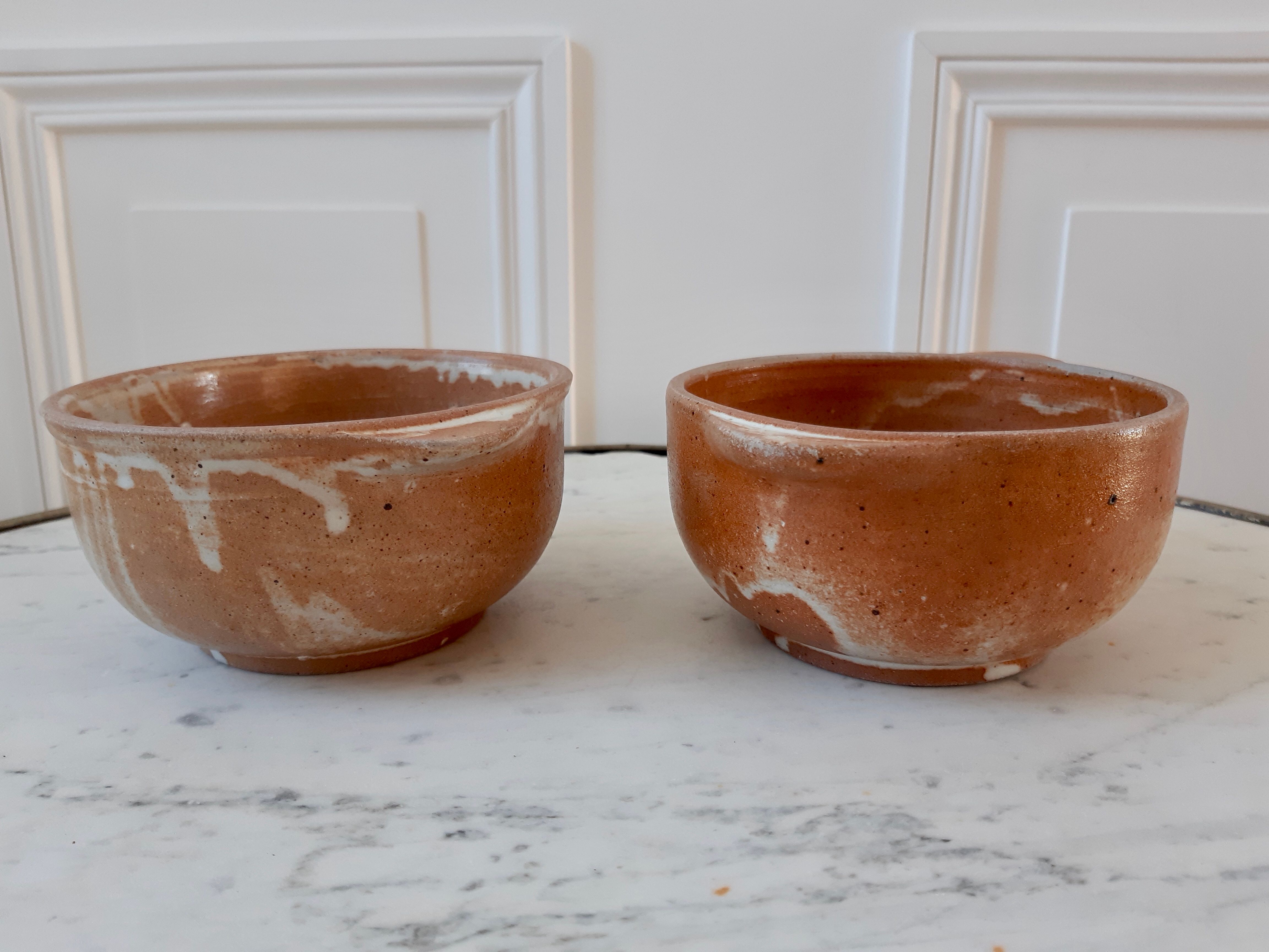 Duo of ear bowls in vintage sandstone