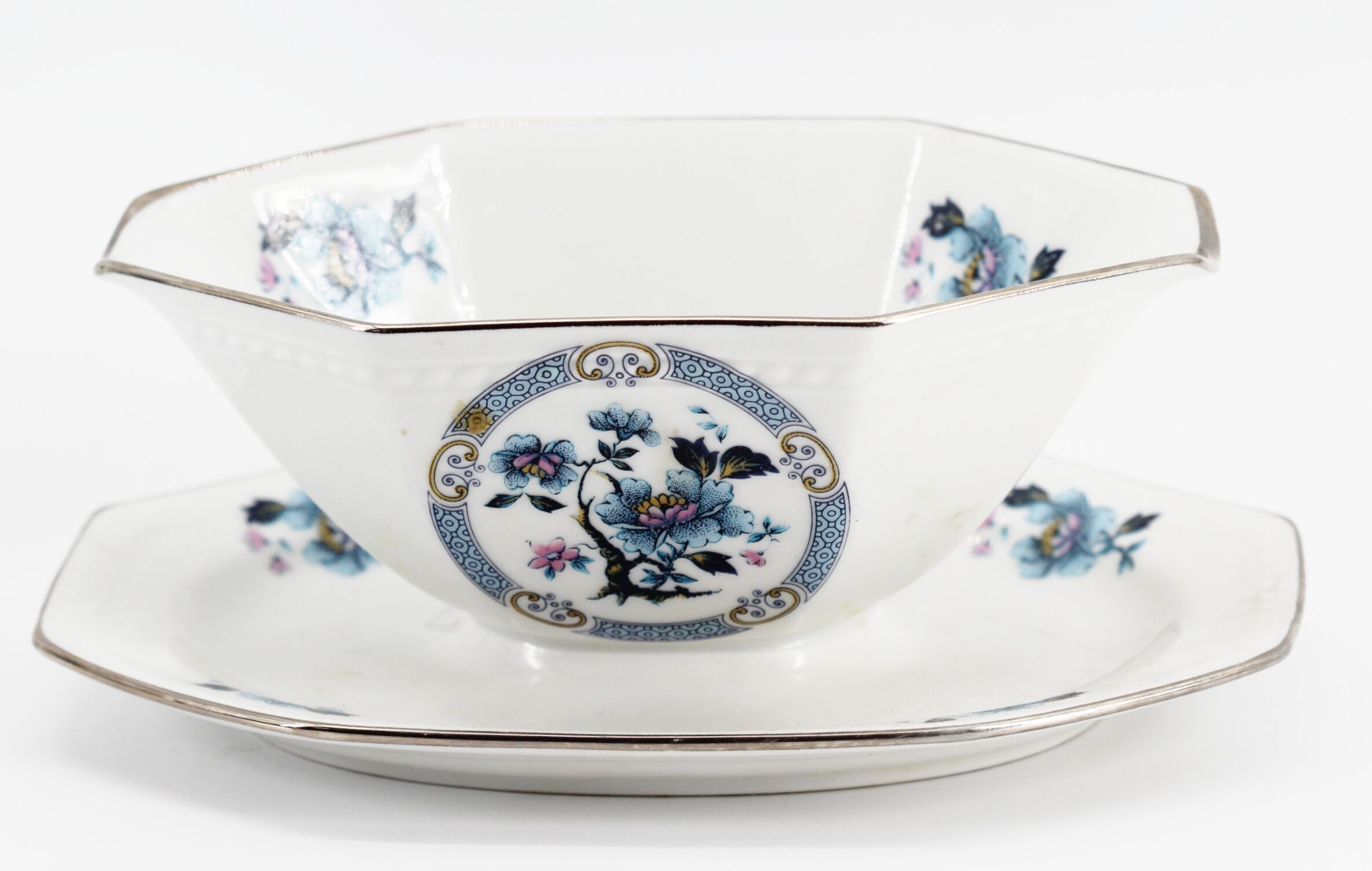 Ancient porcelain saucier