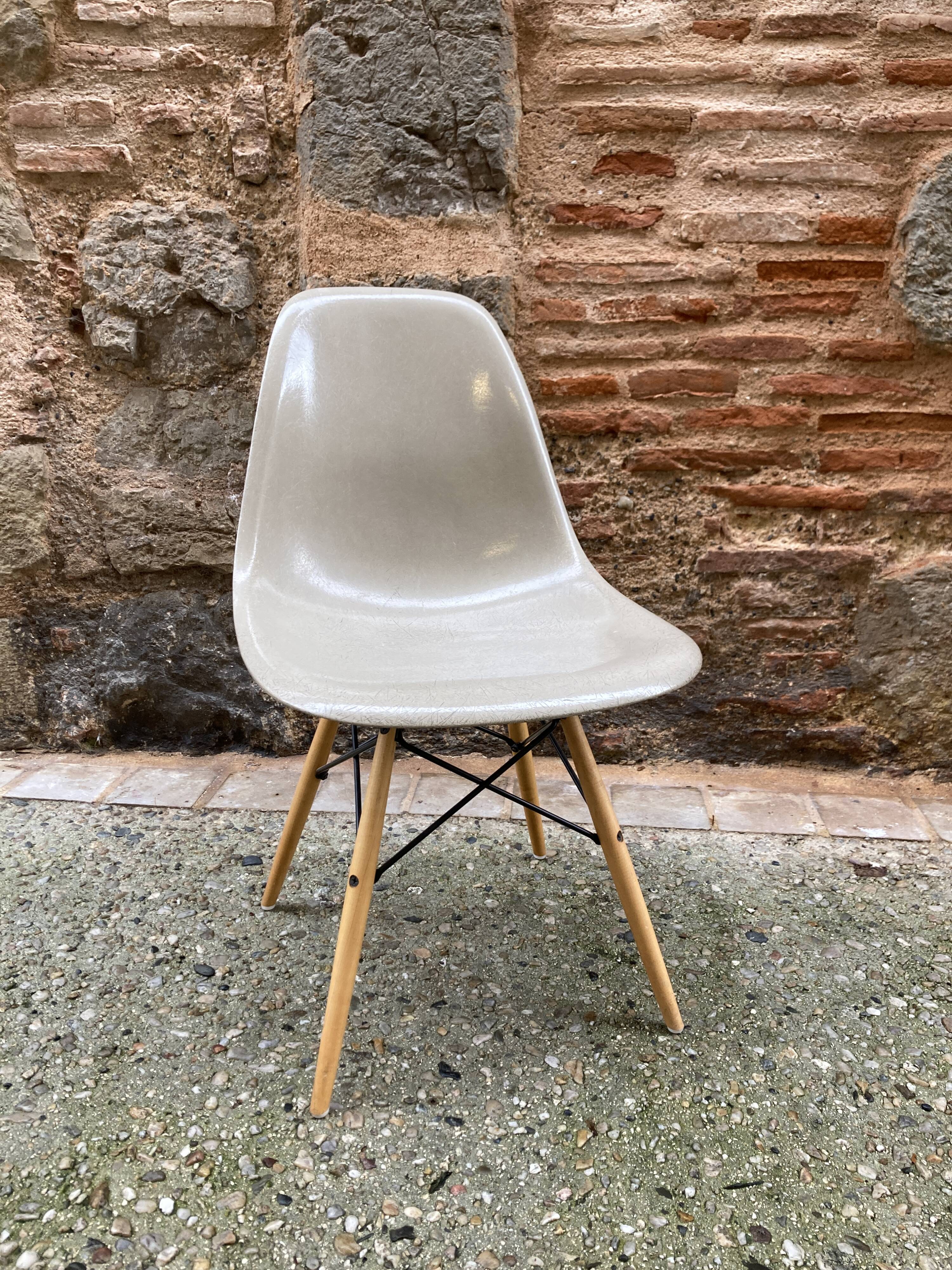 Eames DSW chair