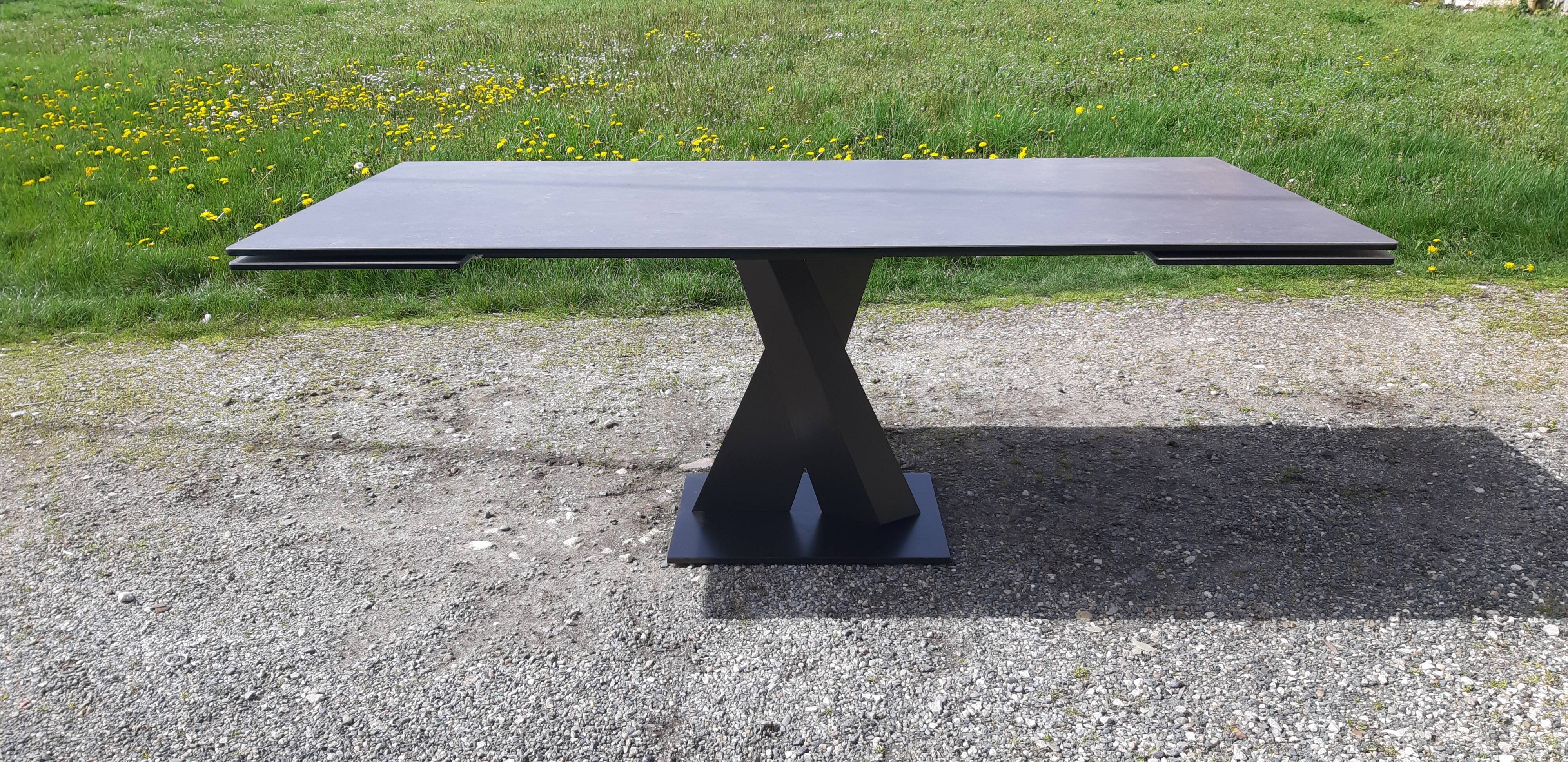 Table roche bobois axel model by Hatano Hyoshiaru