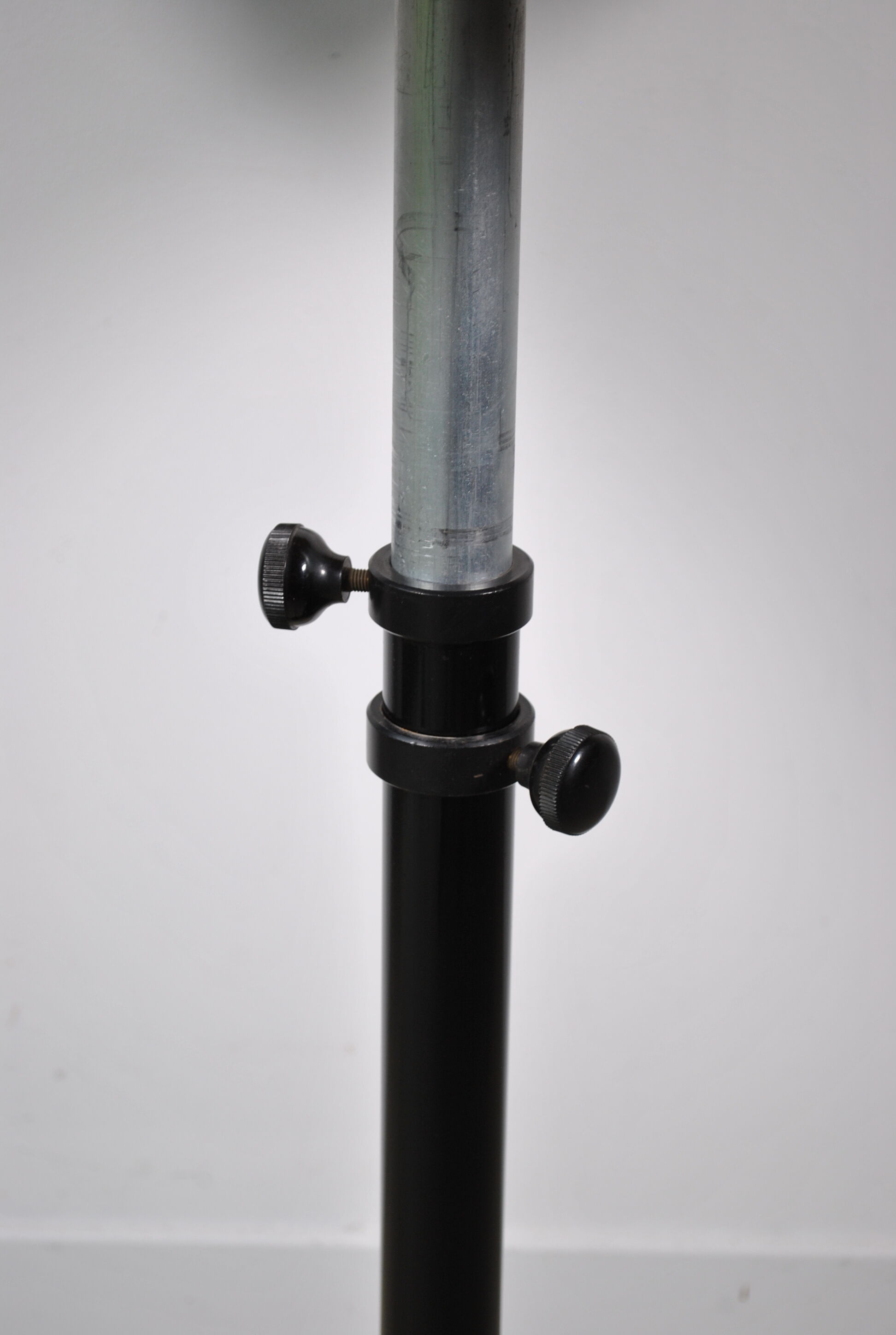 Table d’appoint 1970