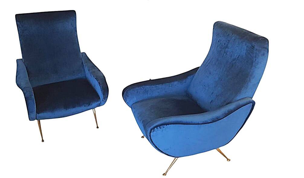 Fauteuils en velours bleu du milieu du siècle, lot de 2