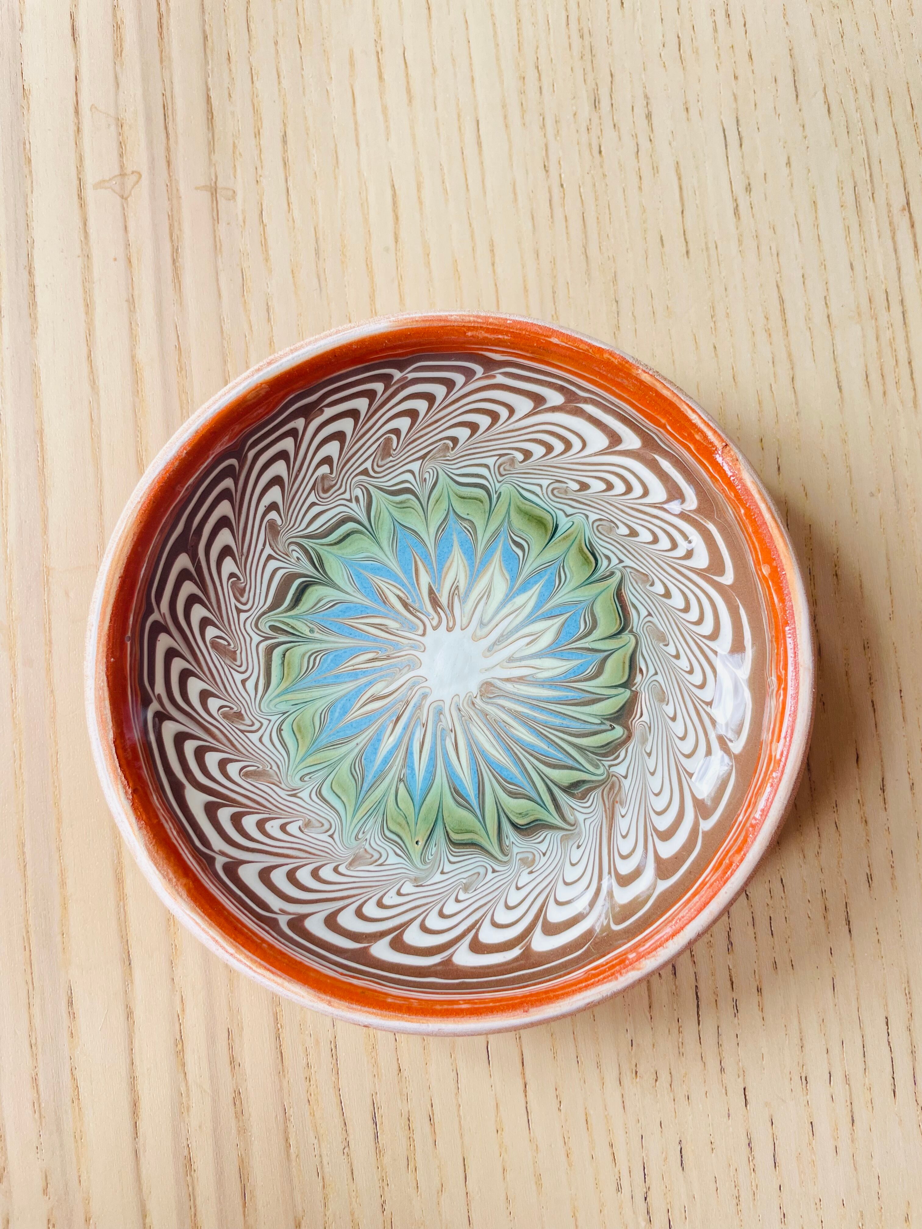 Romanian handicraft ceramic plate