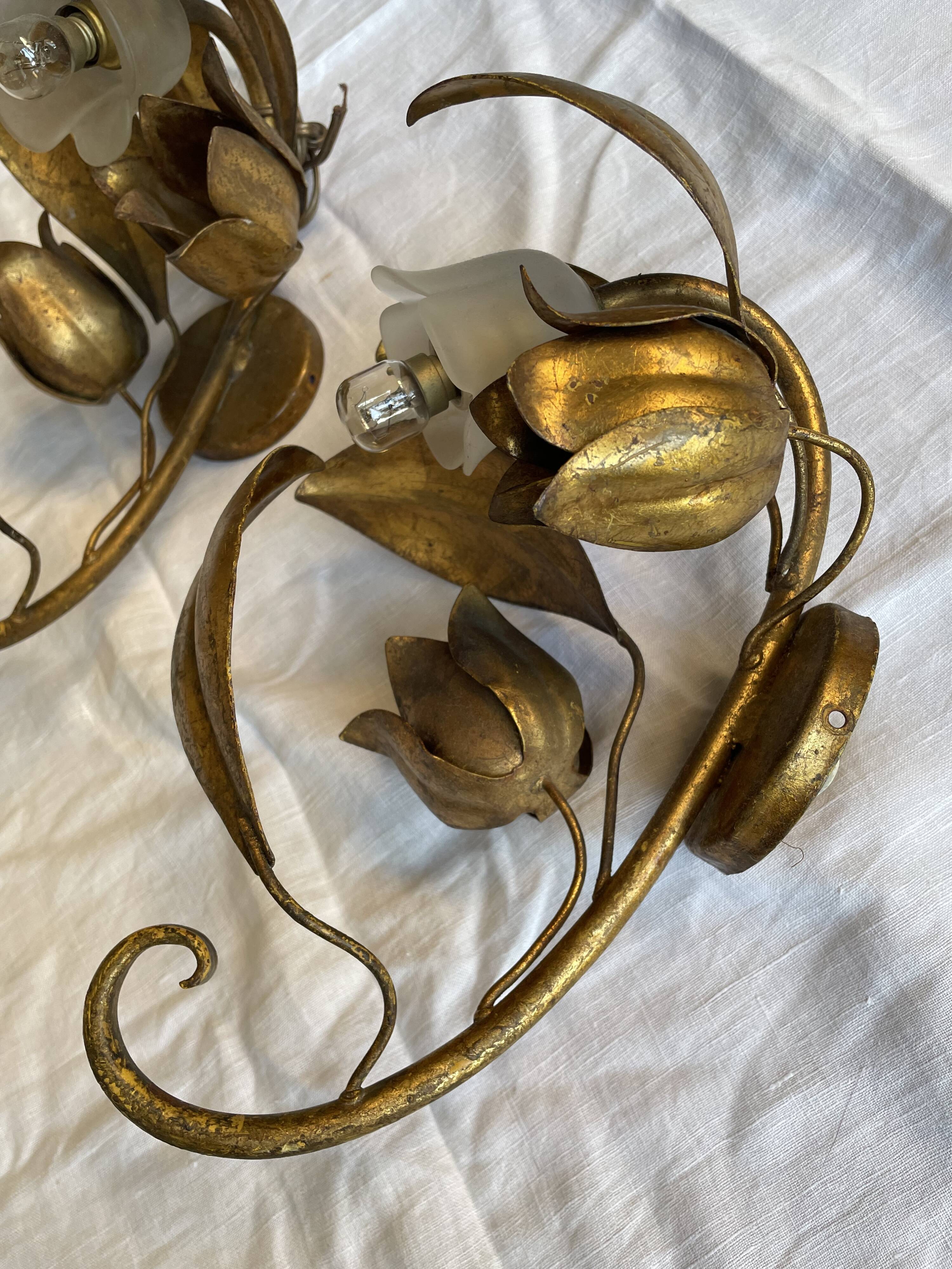 Pair of golden flower wall lights - 20th century