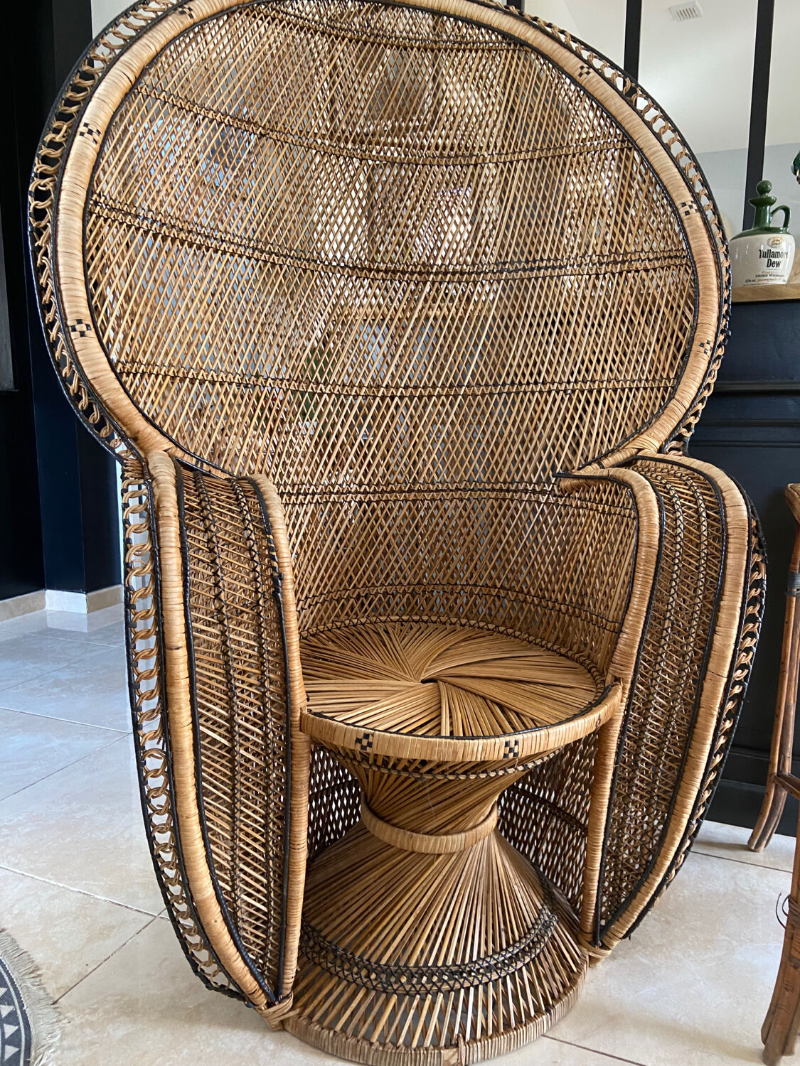 Fauteuil Emmanuelle en rotin année 1970