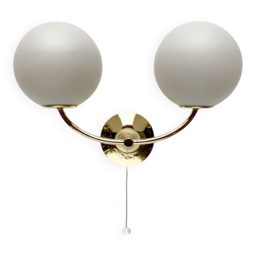 Swiss mid-century brass wall light from the space age by E.R. Nele for Temde, 1960s.
