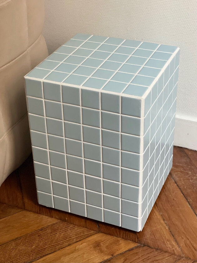 Column - sky blue/white