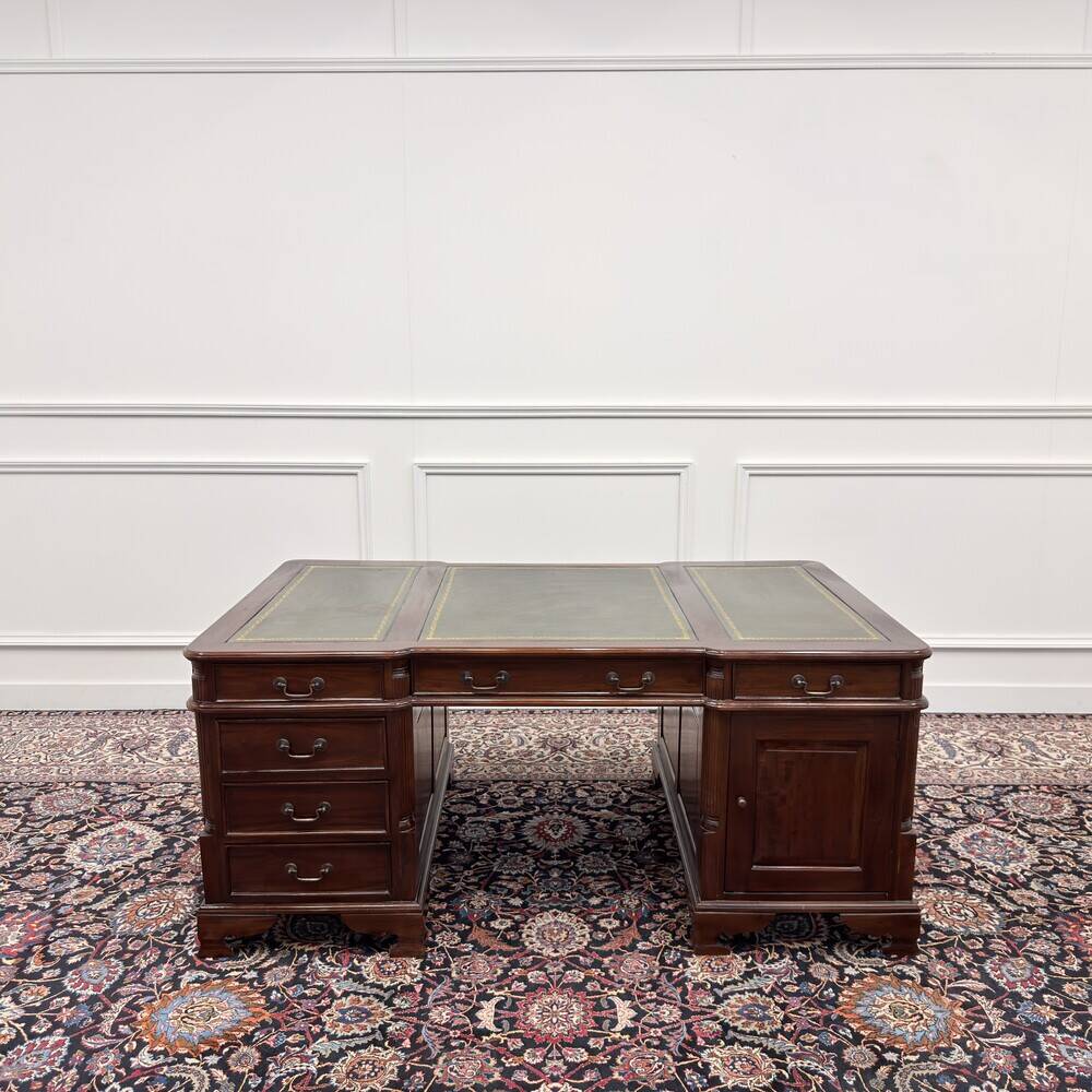 Bureau classique en cuir vert Partnerdesk
