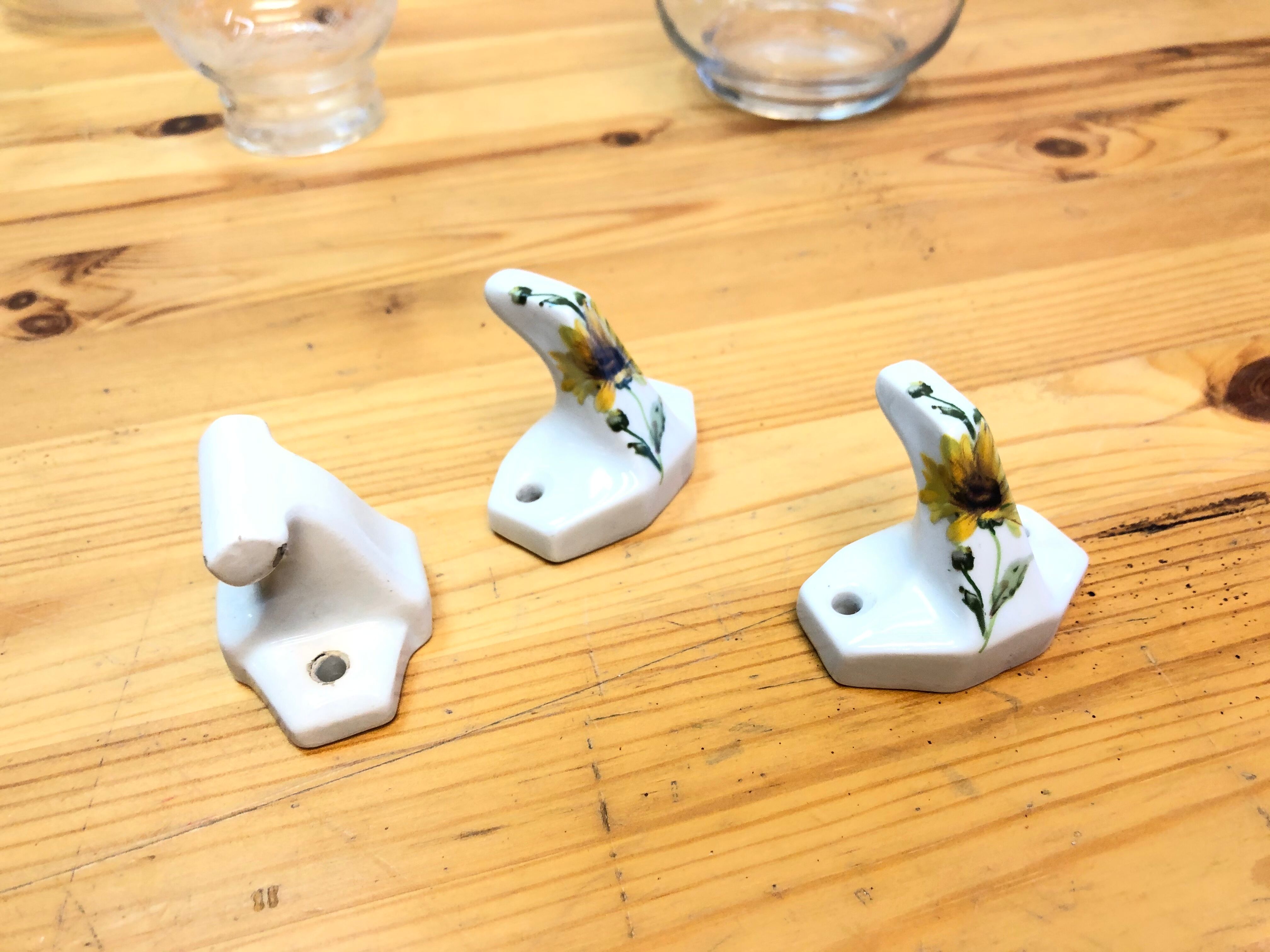 3 patères wall-makeers ceramic porcelain floral vintage 60 Samaritan France