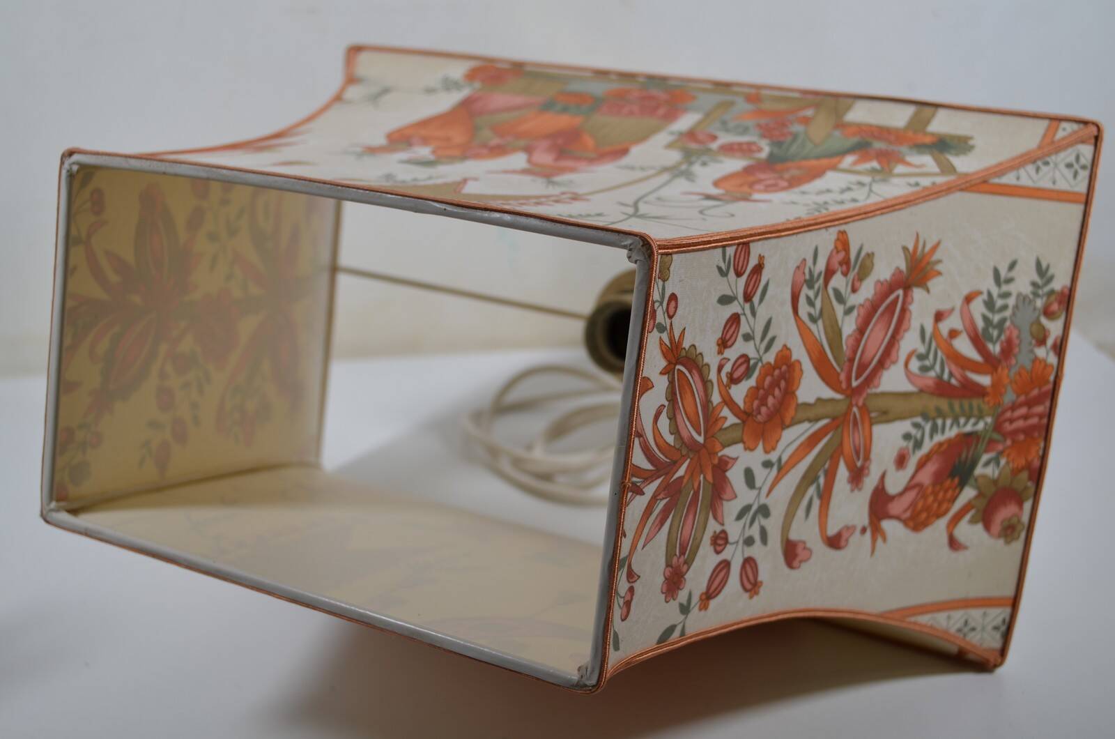 France 1970s - Vintage lamp with a chrome base and shade featuring Asian decor.