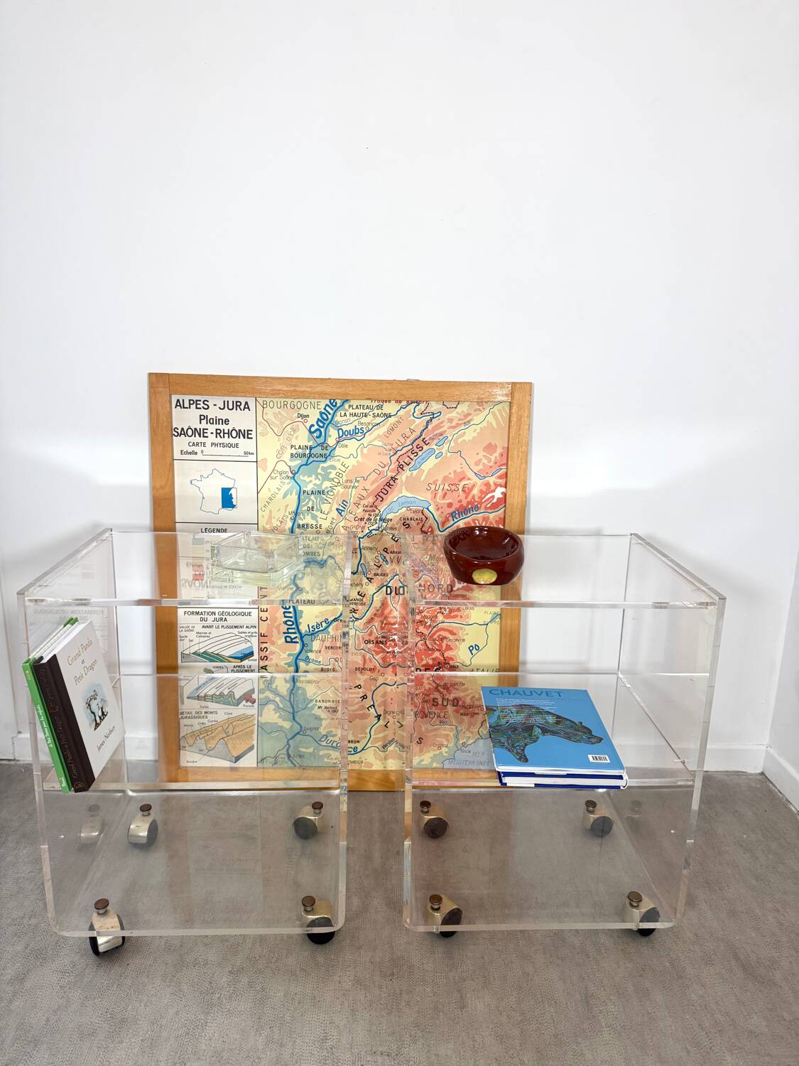 Paire de tables de chevet en plexiglas transparent